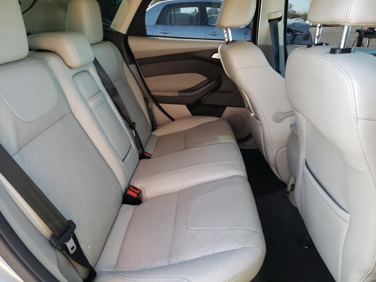 Photo 6 from auction – 2013 FORD FOCUS BEV with VIN 1FADP3R41DL363051