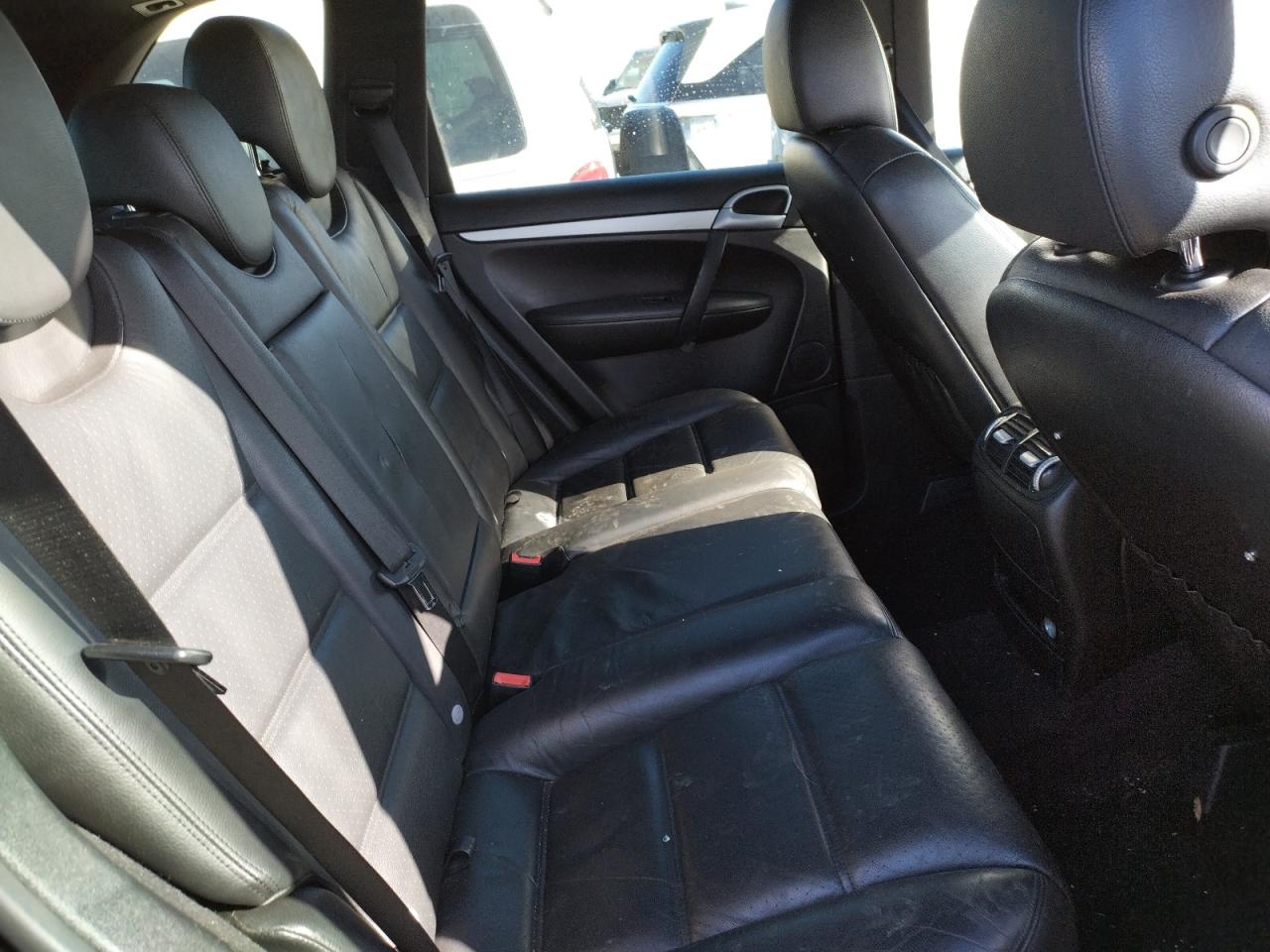 Photo 6 from auction – 2010 PORSCHE CAYENNE with VIN WP1AA2AP1ALA03707