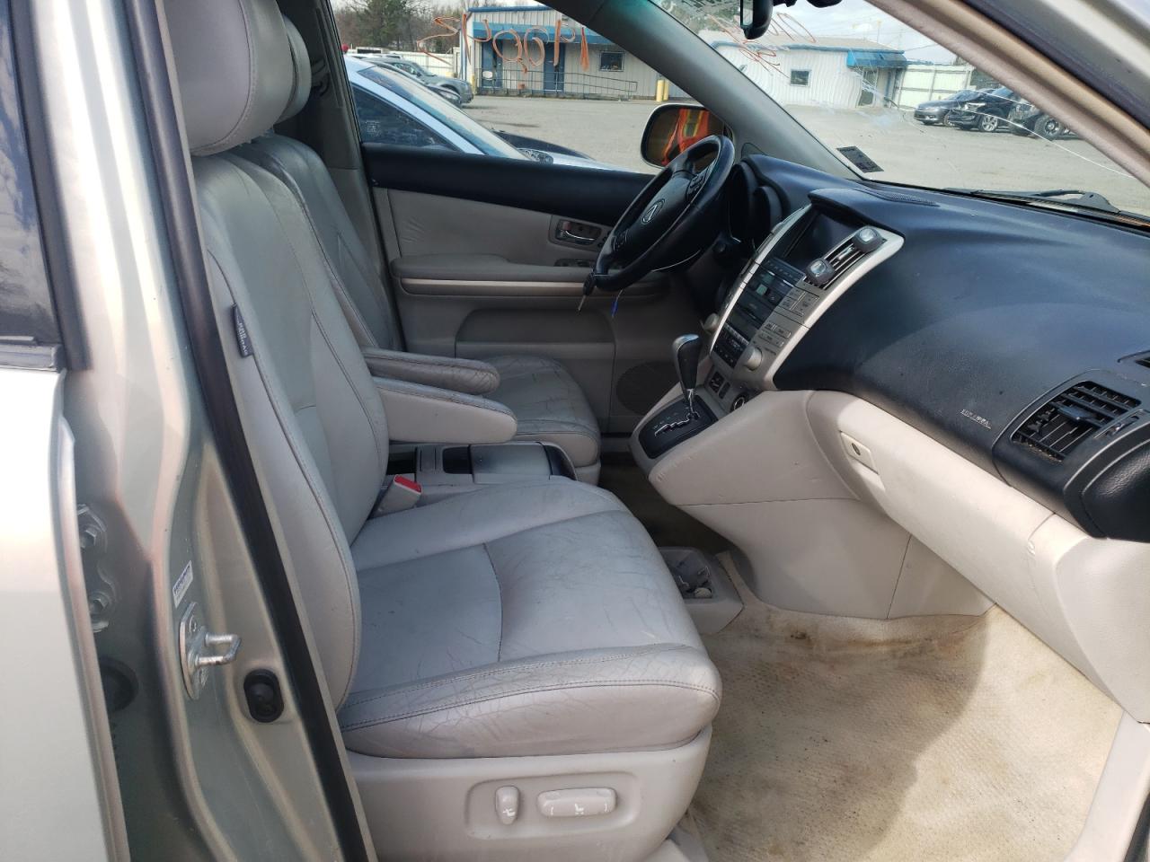 Photo 5 from auction – 2006 LEXUS RX 400 with VIN JTJHW31UX60010335
