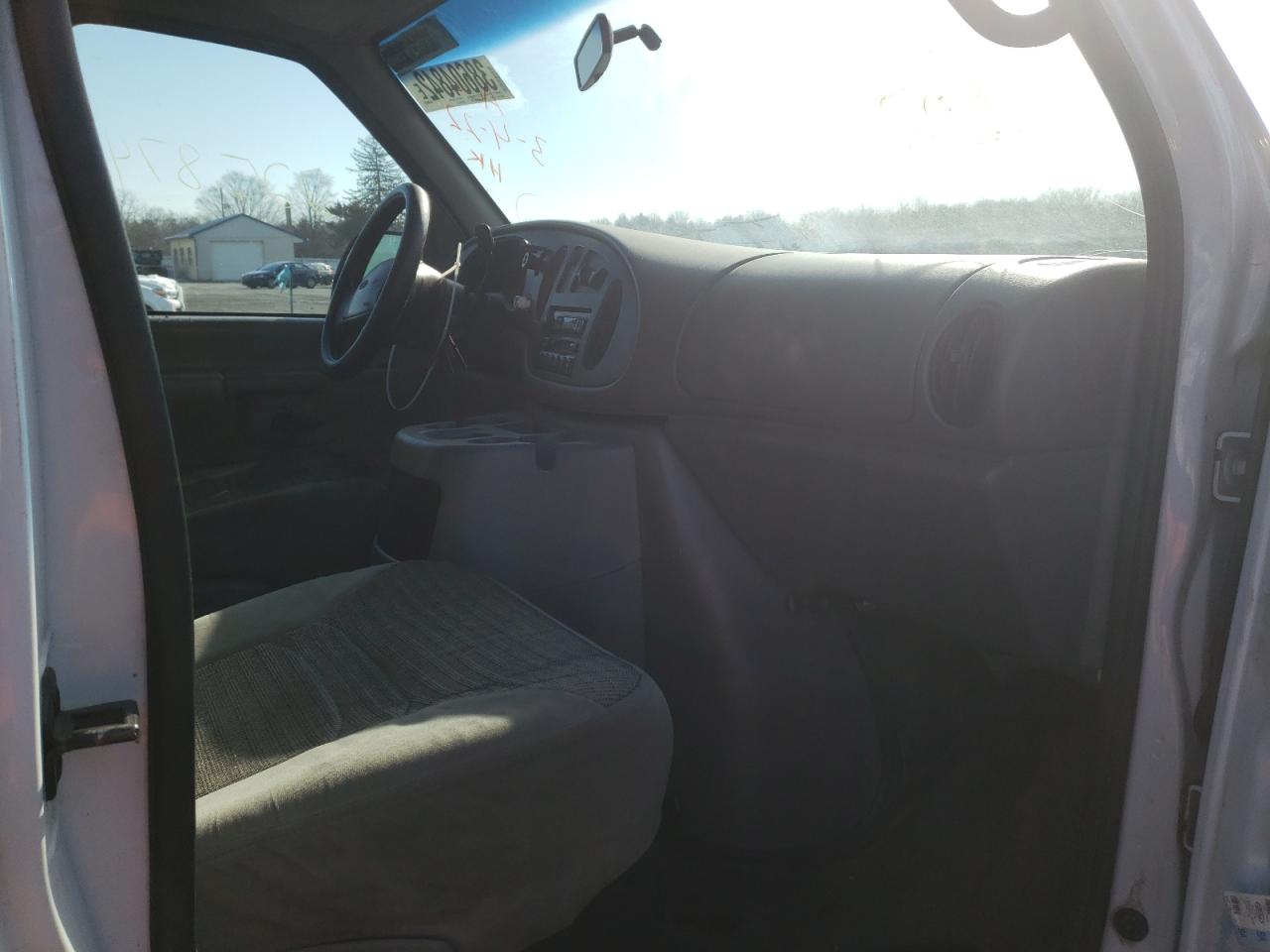 Photo 5 from auction – 2001 FORD ECONOLINE with VIN 1FTNE24L91HA51684