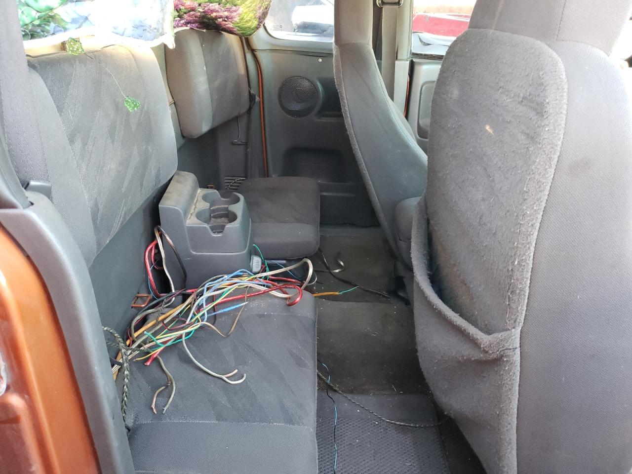 Photo 6 from auction – 2004 CHEVROLET COLORADO with VIN 1GCDT196848189686