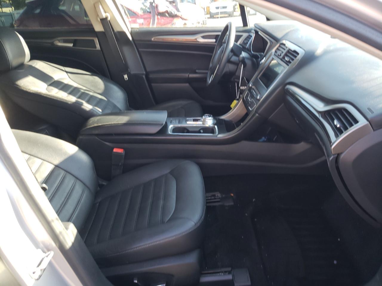 Photo 9 from auction – 2017 FORD FUSION SE with VIN 3FA6P0PU1HR277014