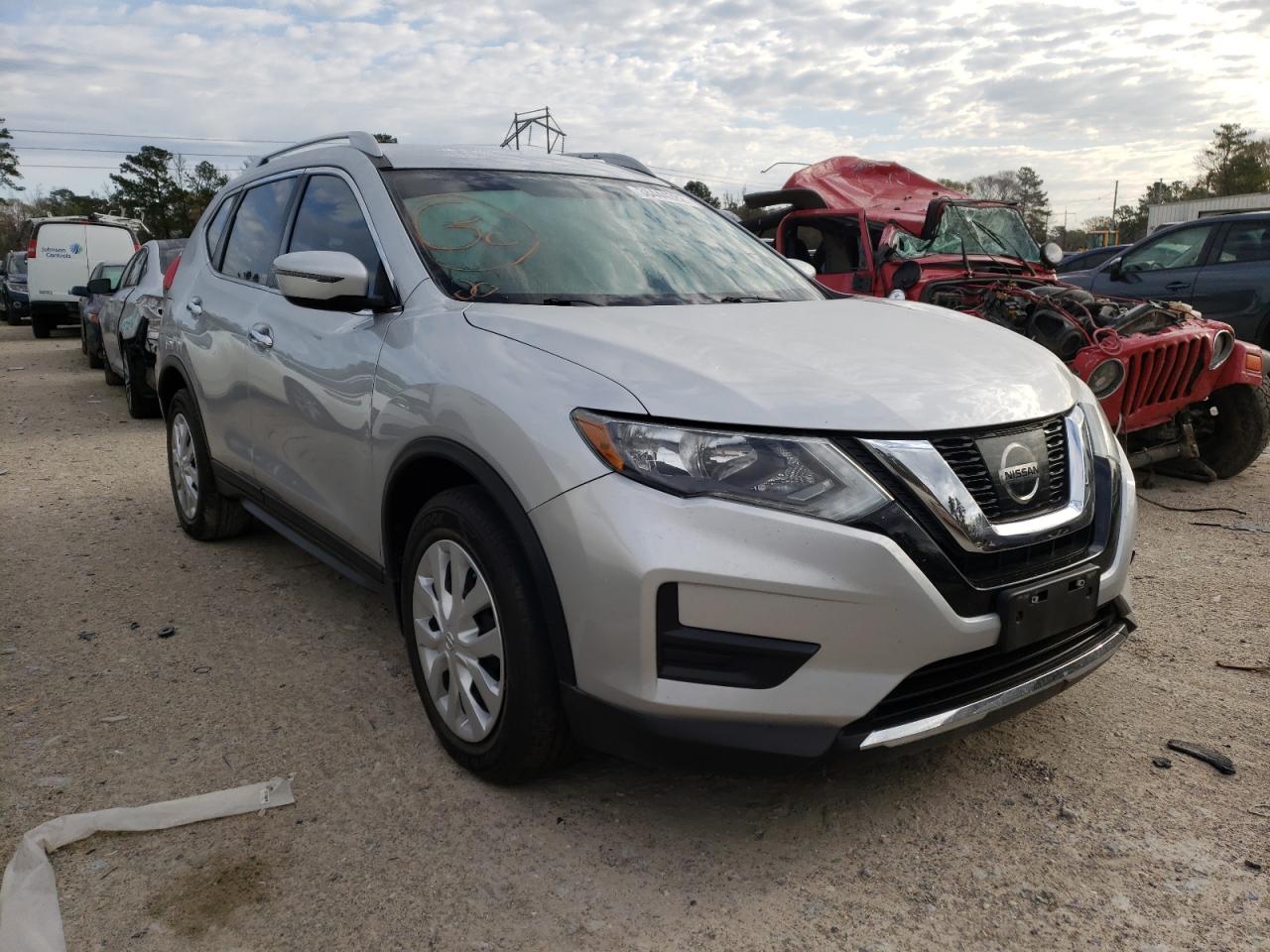 NISSAN ROGUE S 2017 with VIN 5N1AT2MT8HC838570 - Photo from auction