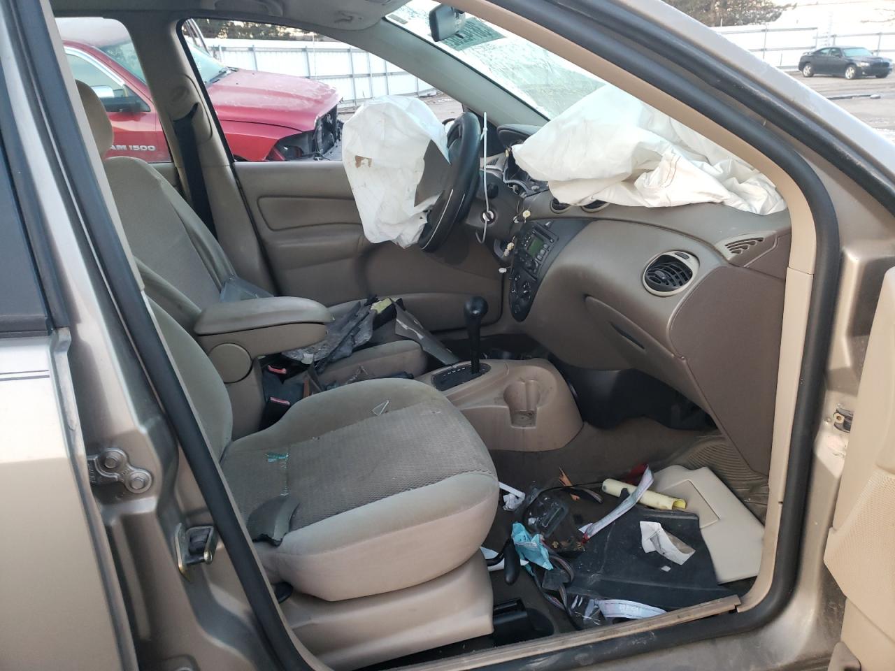 Photo 5 from auction – 2003 FORD FOCUS SE with VIN 1FAFP36363W265800