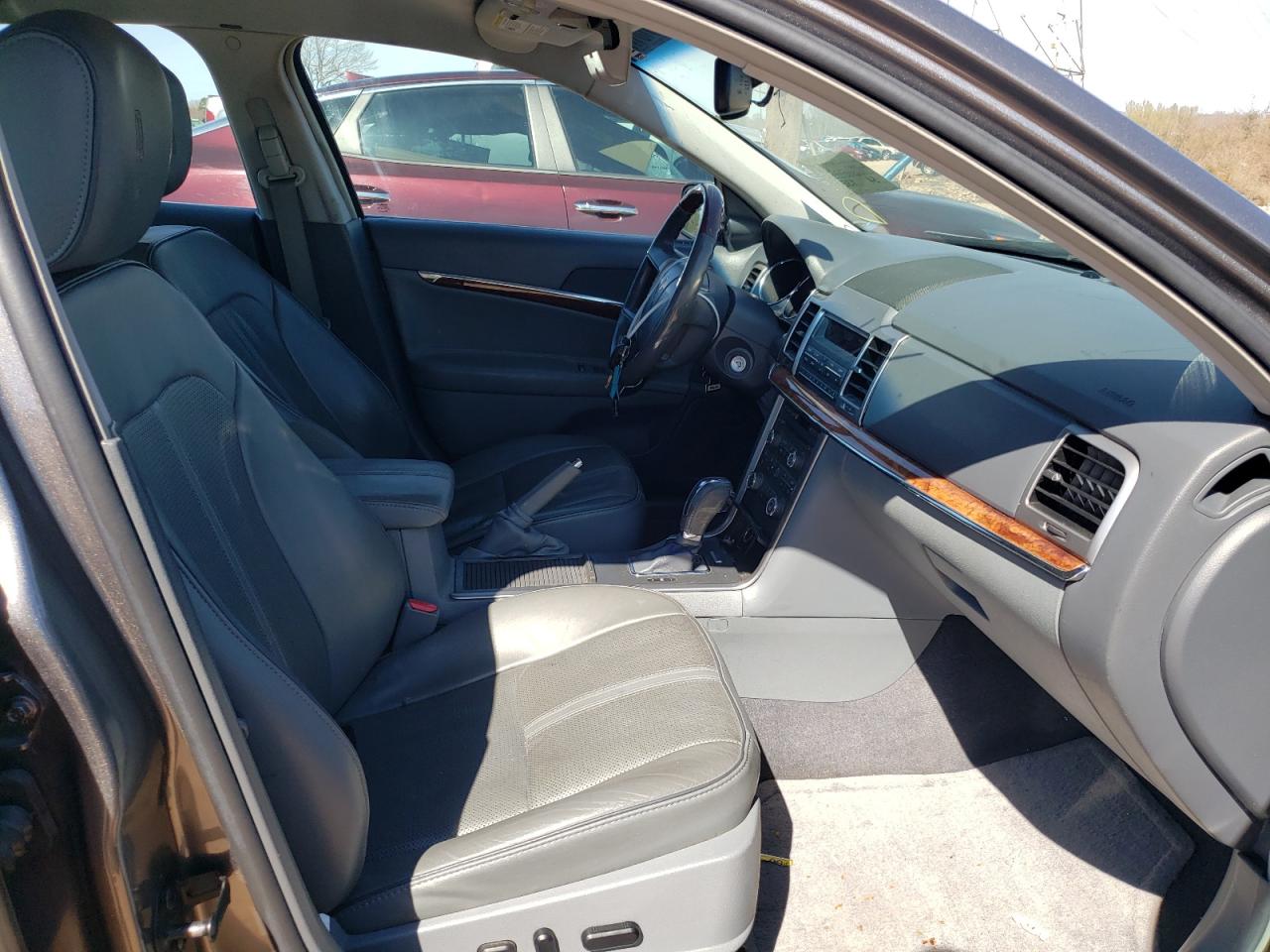 Photo 5 from auction – 2010 LINCOLN MKZ with VIN 3LNHL2GCXAR647475