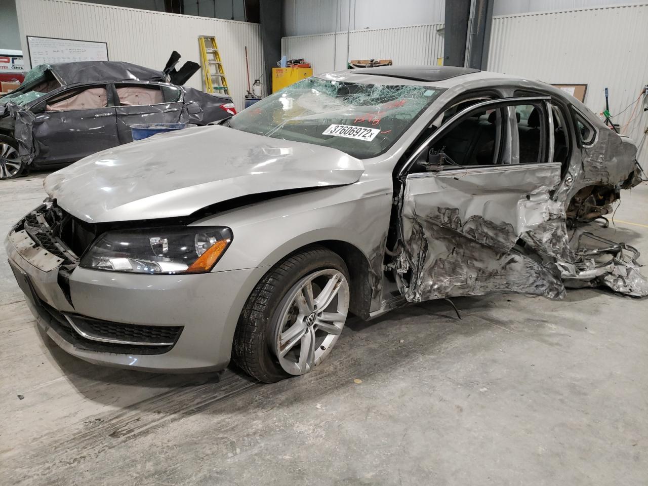 Photo 2 from auction – 2014 VOLKSWAGEN PASSAT SE with VIN 1VWBN7A33EC087598