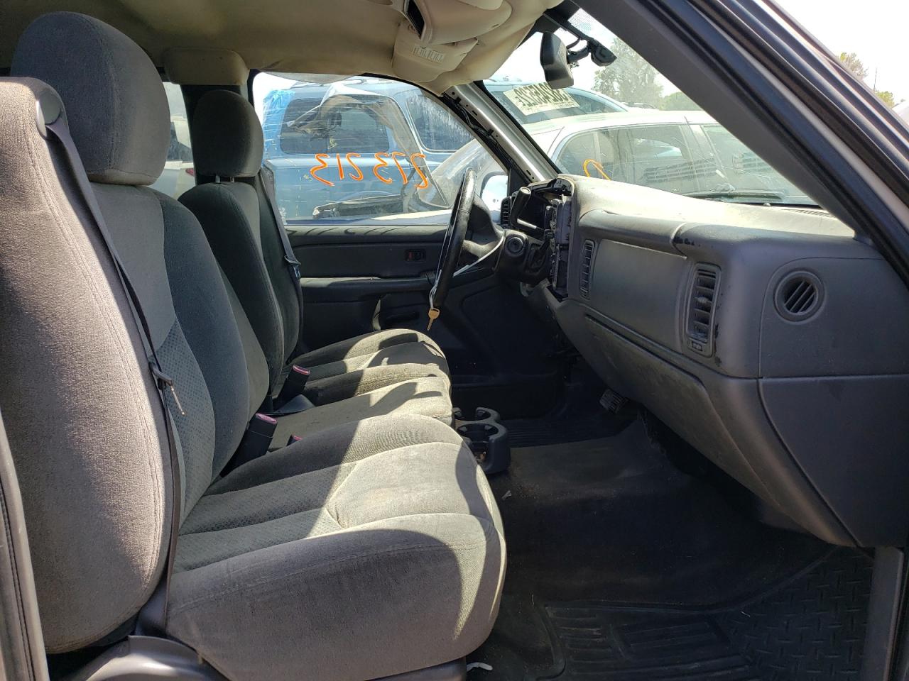 Photo 5 from auction – 2005 CHEVROLET SILVERADO with VIN 2GCEC19V651141989