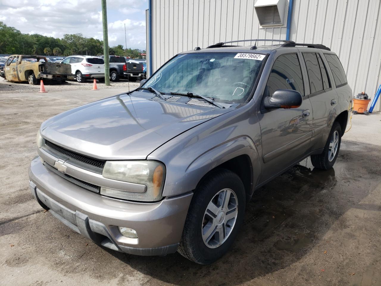 Photo 2 from auction – 2005 CHEVROLET TRAILBLAZE with VIN 1GNDS13S052299538
