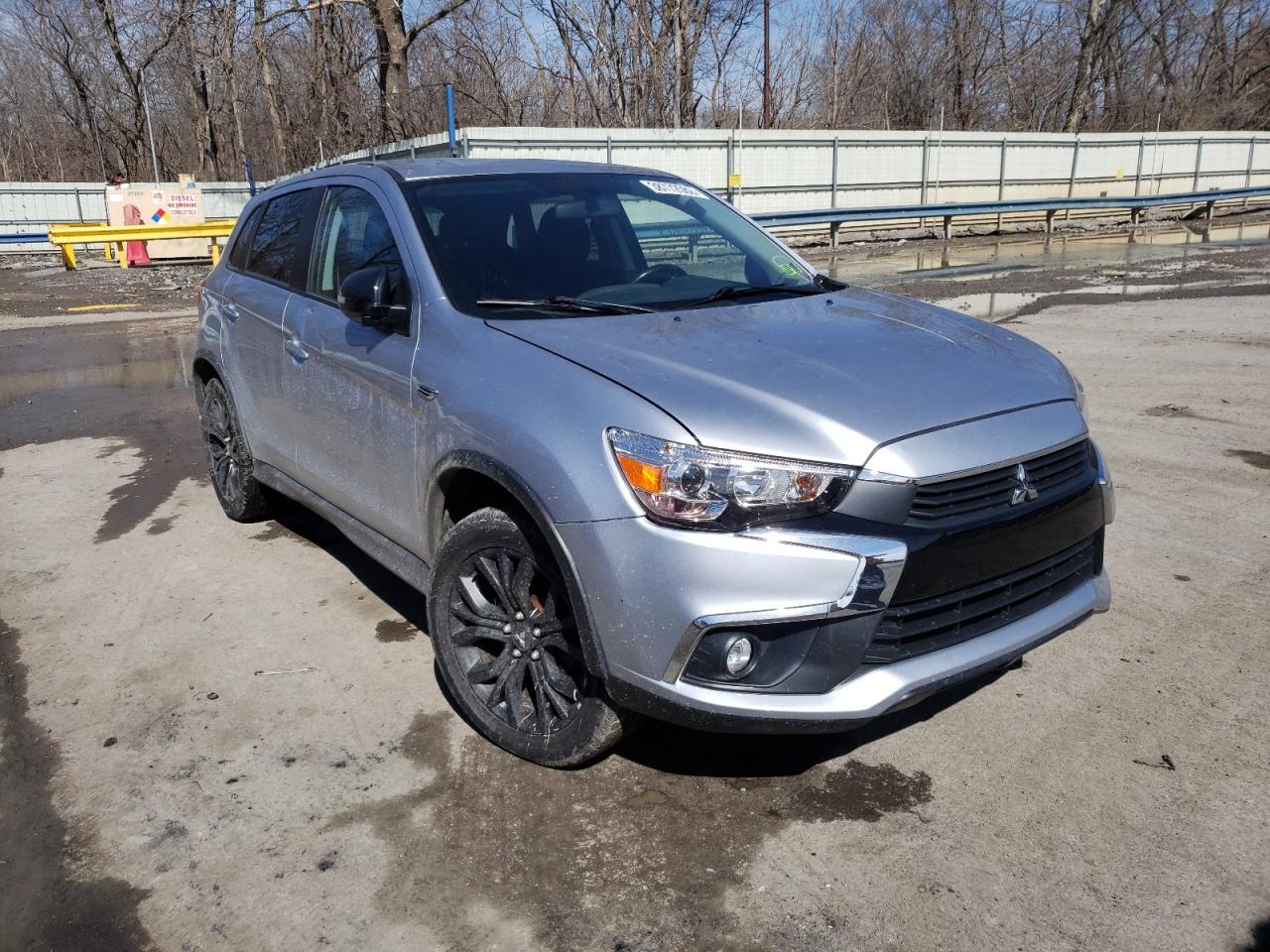 MITSUBISHI OUTLANDER 2017 with VIN JA4AR3AU4HZ067991 - Photo from auction