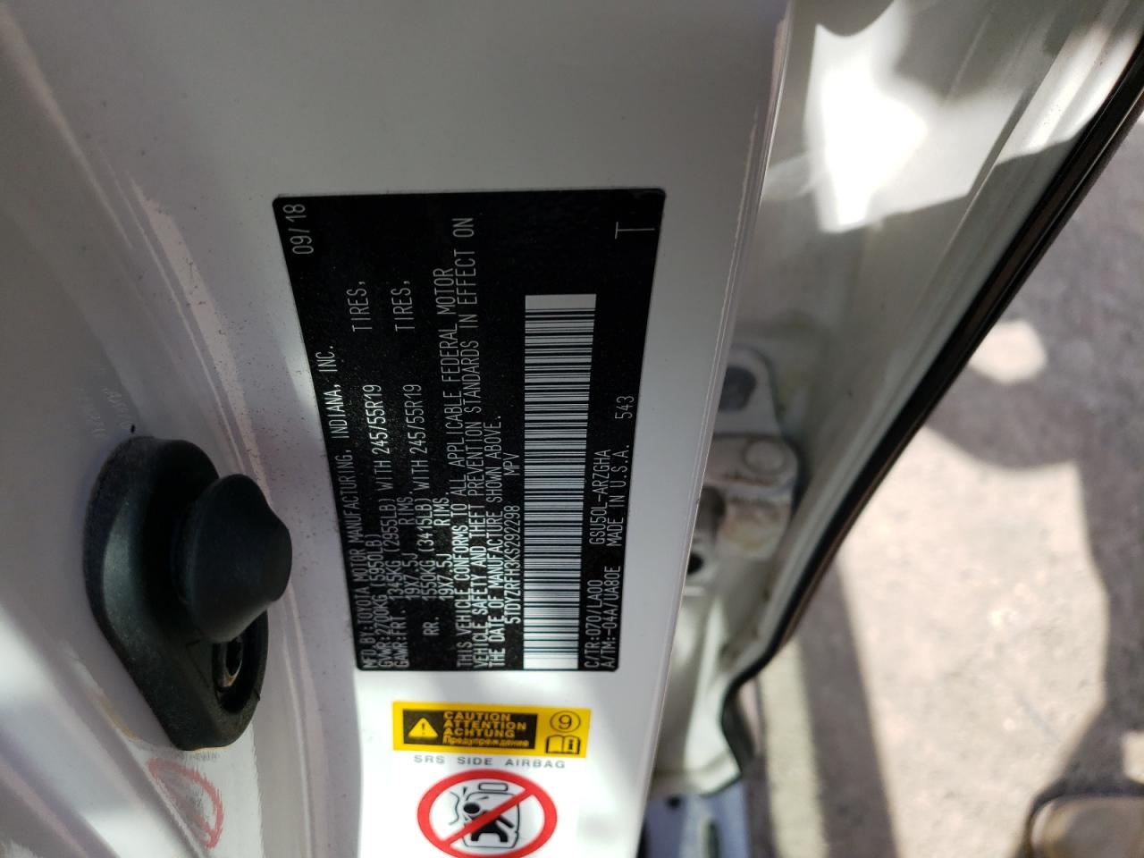 Photo 10 from auction – 2019 TOYOTA HIGHLANDER with VIN 5TDYZRFH3KS292298