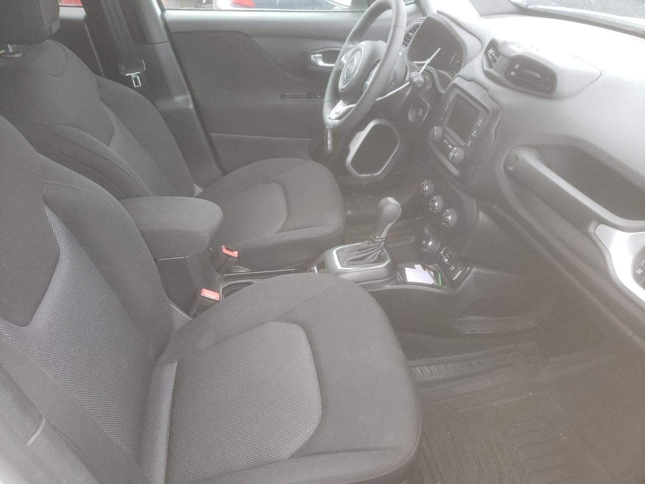 Photo 5 from auction – 2018 JEEP RENEGADE S with VIN ZACCJBAB8JPJ51571