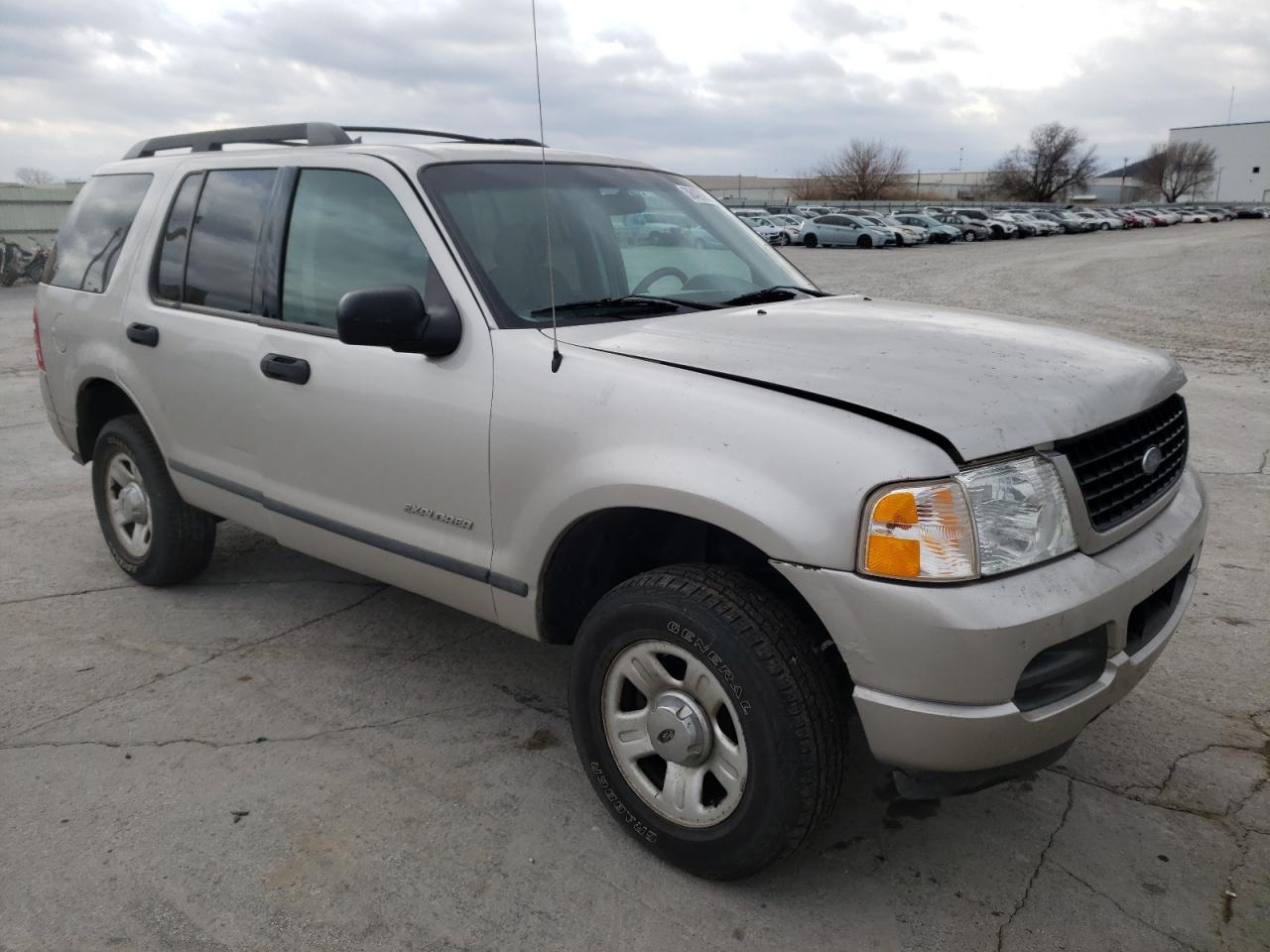 FORD EXPLORER X 2005 with VIN 1FMDU72K55UB10812 - Photo from auction