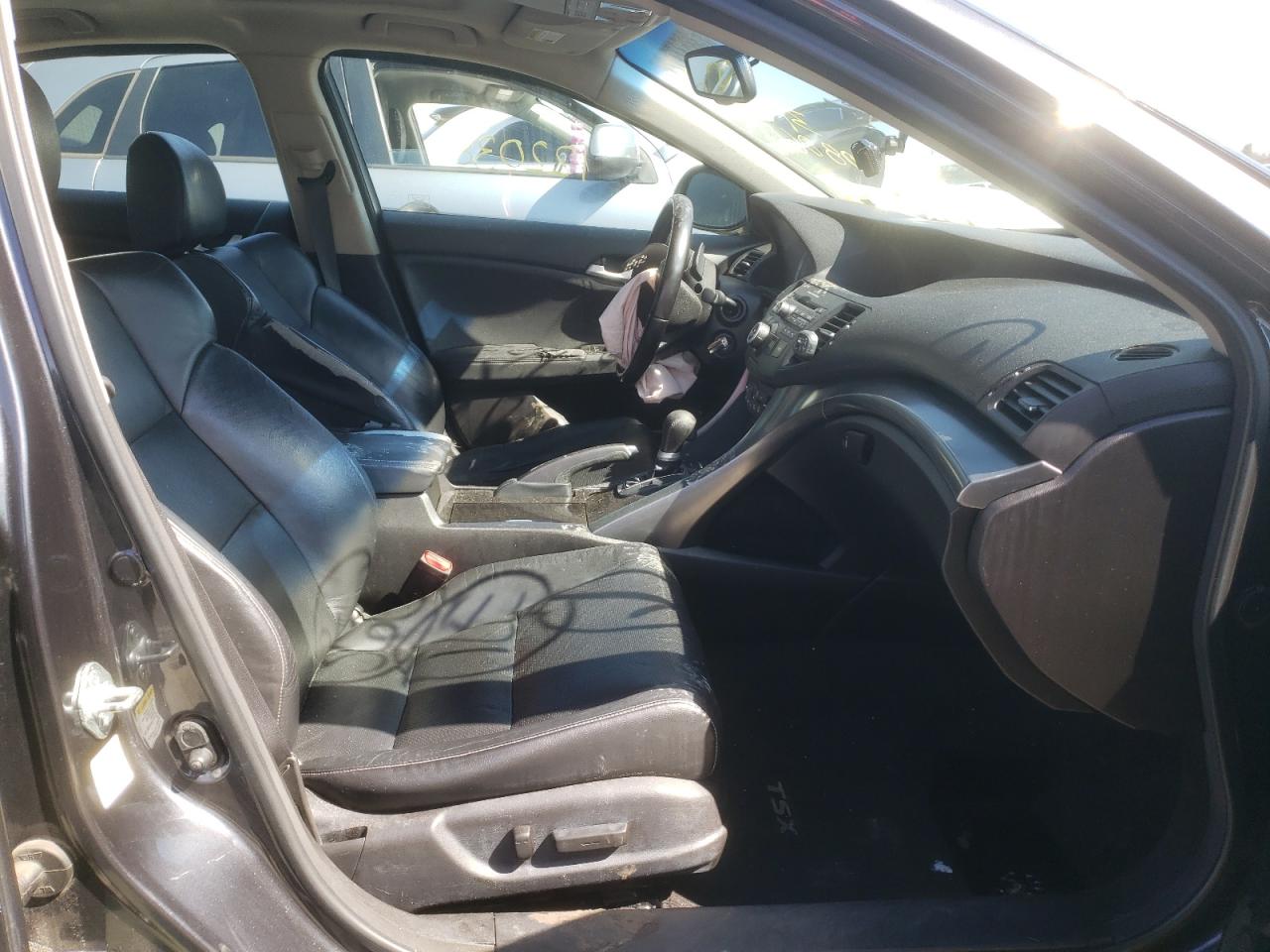Photo 5 from auction – 2012 ACURA TSX with VIN JH4CU2F40CC008060