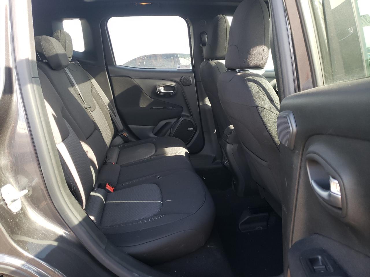 Photo 6 from auction – 2021 JEEP RENEGADE L with VIN ZACNJDBB7MPM65641