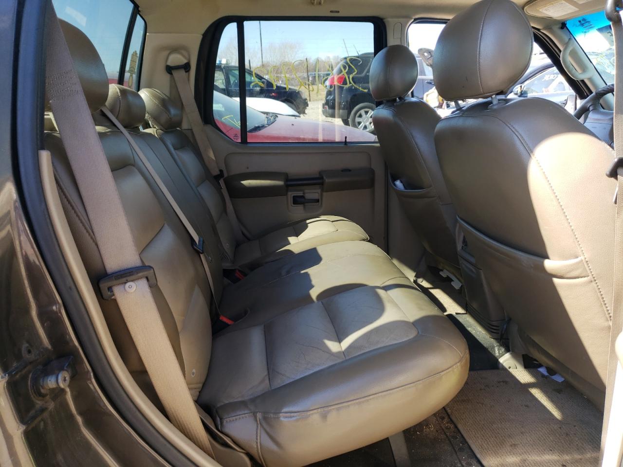 Zdjęcie 6 z aukcji – 2005 FORD EXPLORER S z VIN 1FMDU77K95UA42958