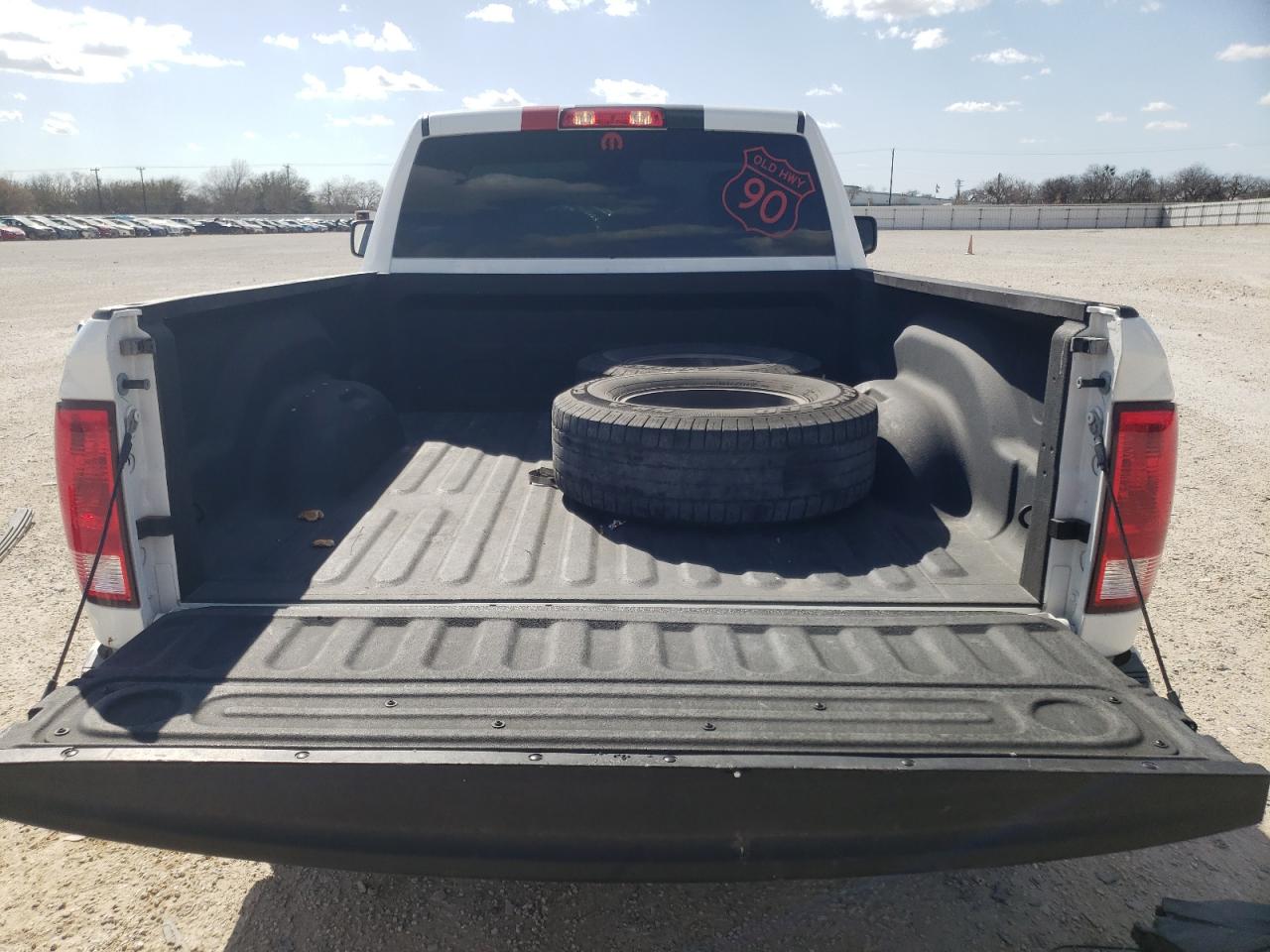 Photo 6 from auction – 2019 RAM 1500 CLASS with VIN 3C6JR6ATXKG501019