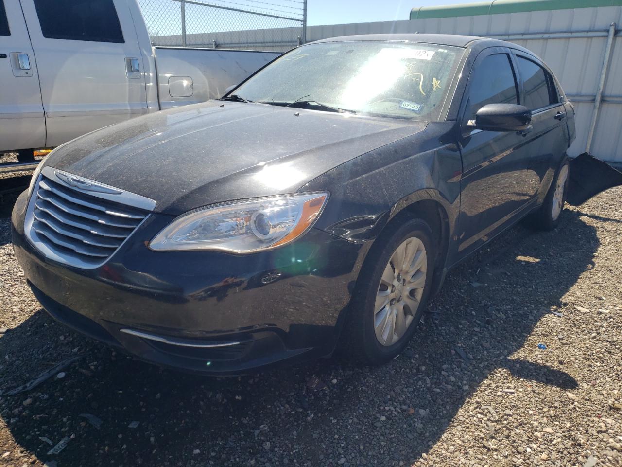 Photo 2 from auction – 2012 CHRYSLER 200 LX with VIN 1C3CCBABXCN305081