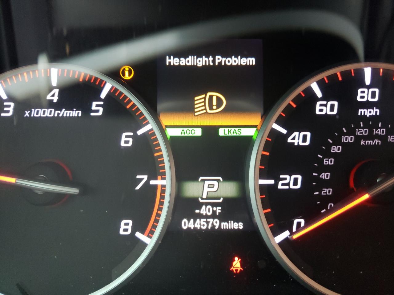 Photo 8 from auction – 2016 ACURA ILX PREMIU with VIN 19UDE2F81GA007993