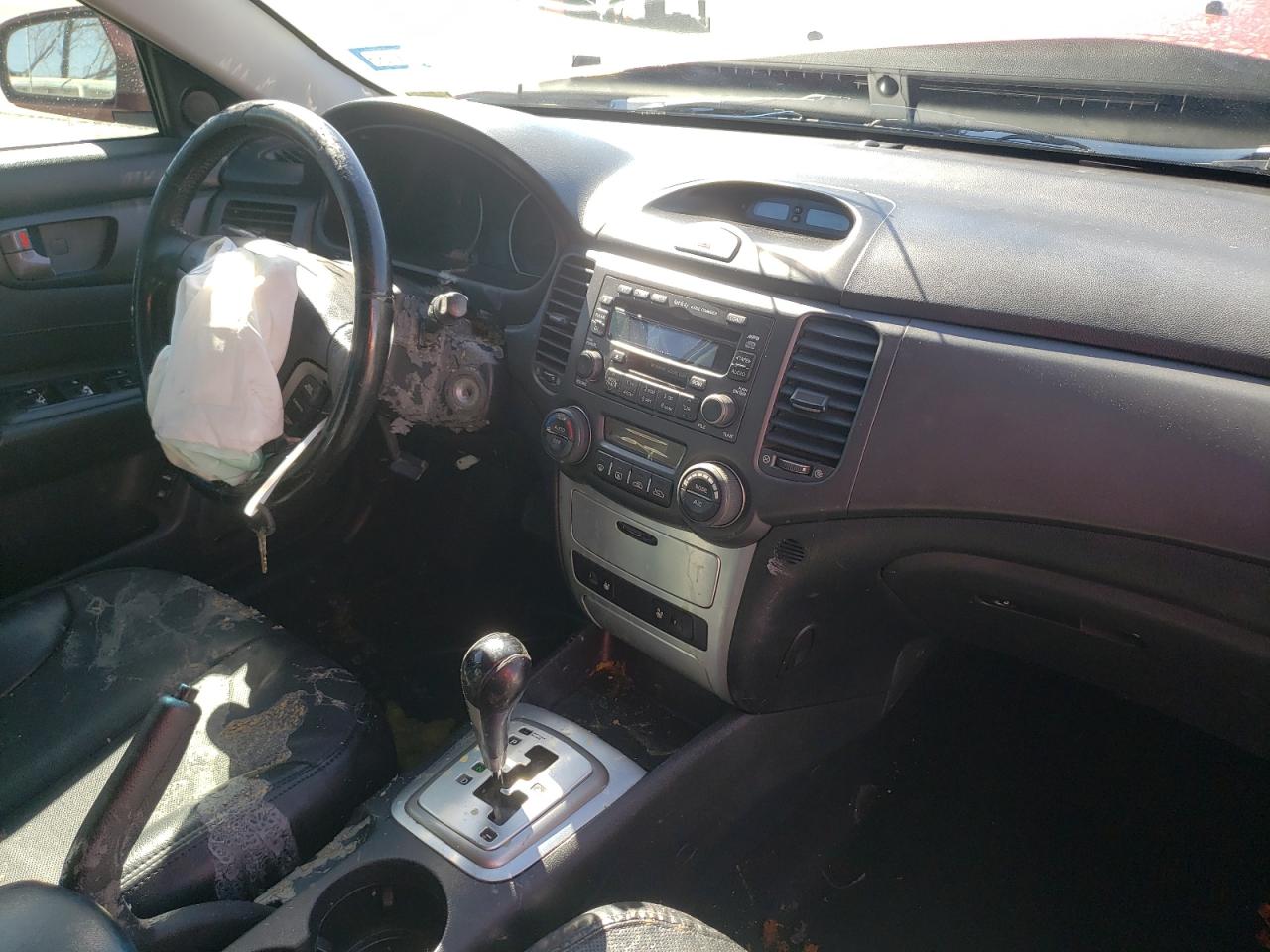 Photo 9 from auction – 2007 KIA OPTIMA LX with VIN KNAGE124475094951