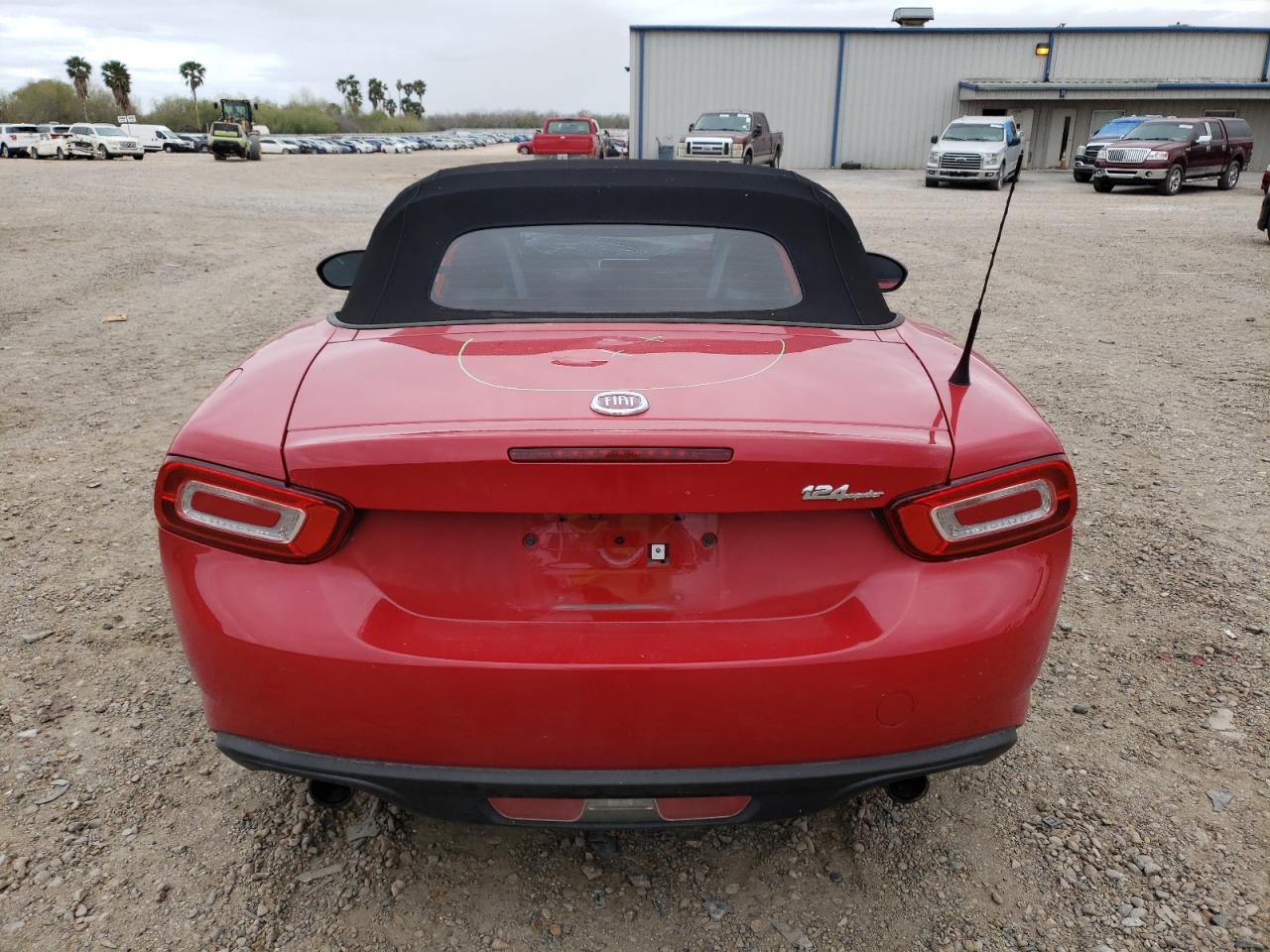 Photo 6 from auction – 2017 FIAT 124 SPIDER with VIN JC1NFAEK0H0101598