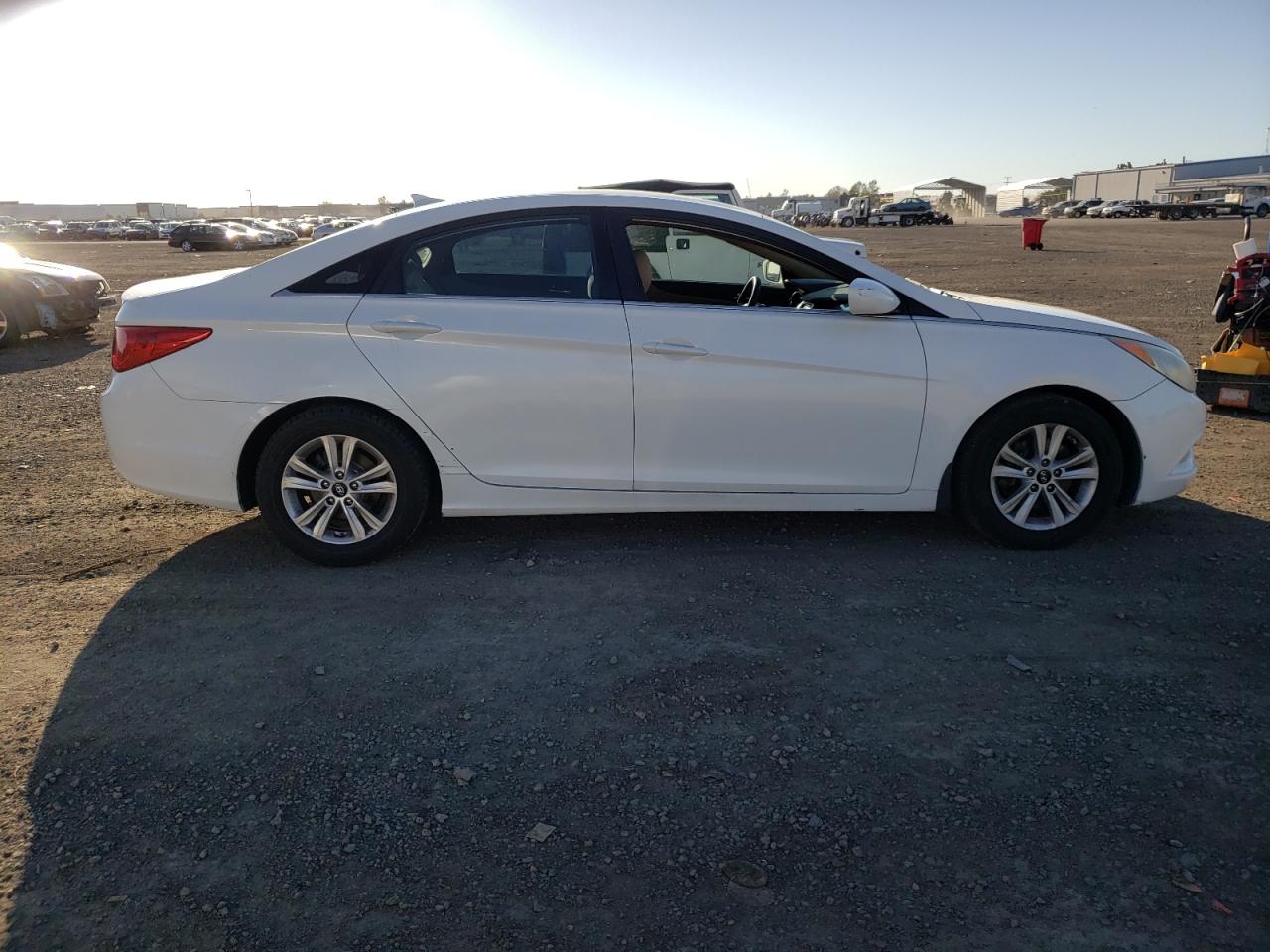 Photo 9 from auction – 2013 HYUNDAI SONATA GLS with VIN 5NPEB4AC6DH694945