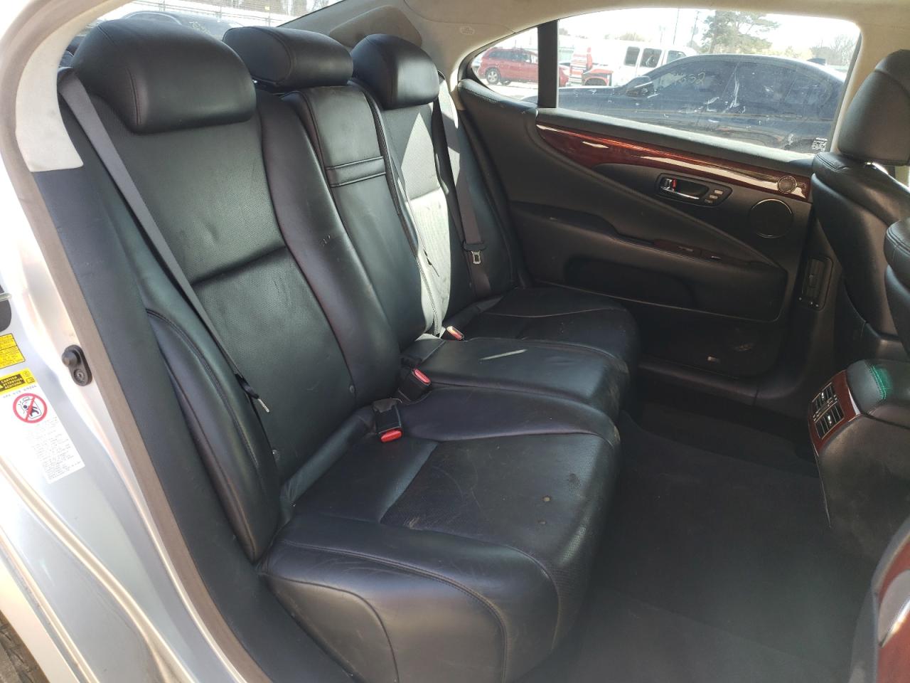 Photo 6 from auction – 2007 LEXUS LS 460L with VIN JTHGL46F975001104