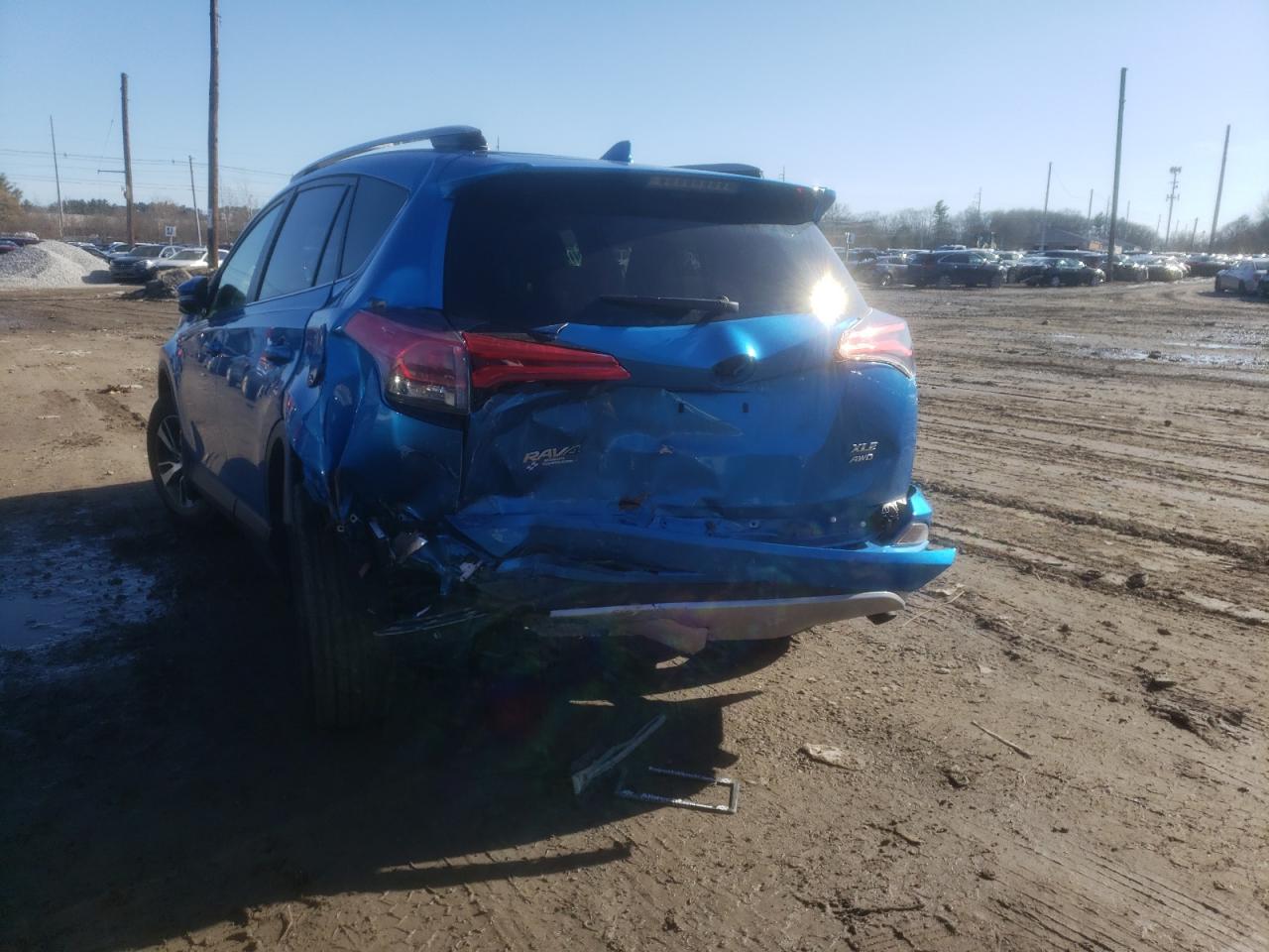 Photo 3 from auction – 2017 TOYOTA RAV4 XLE with VIN JTMRFREV7HJ712865