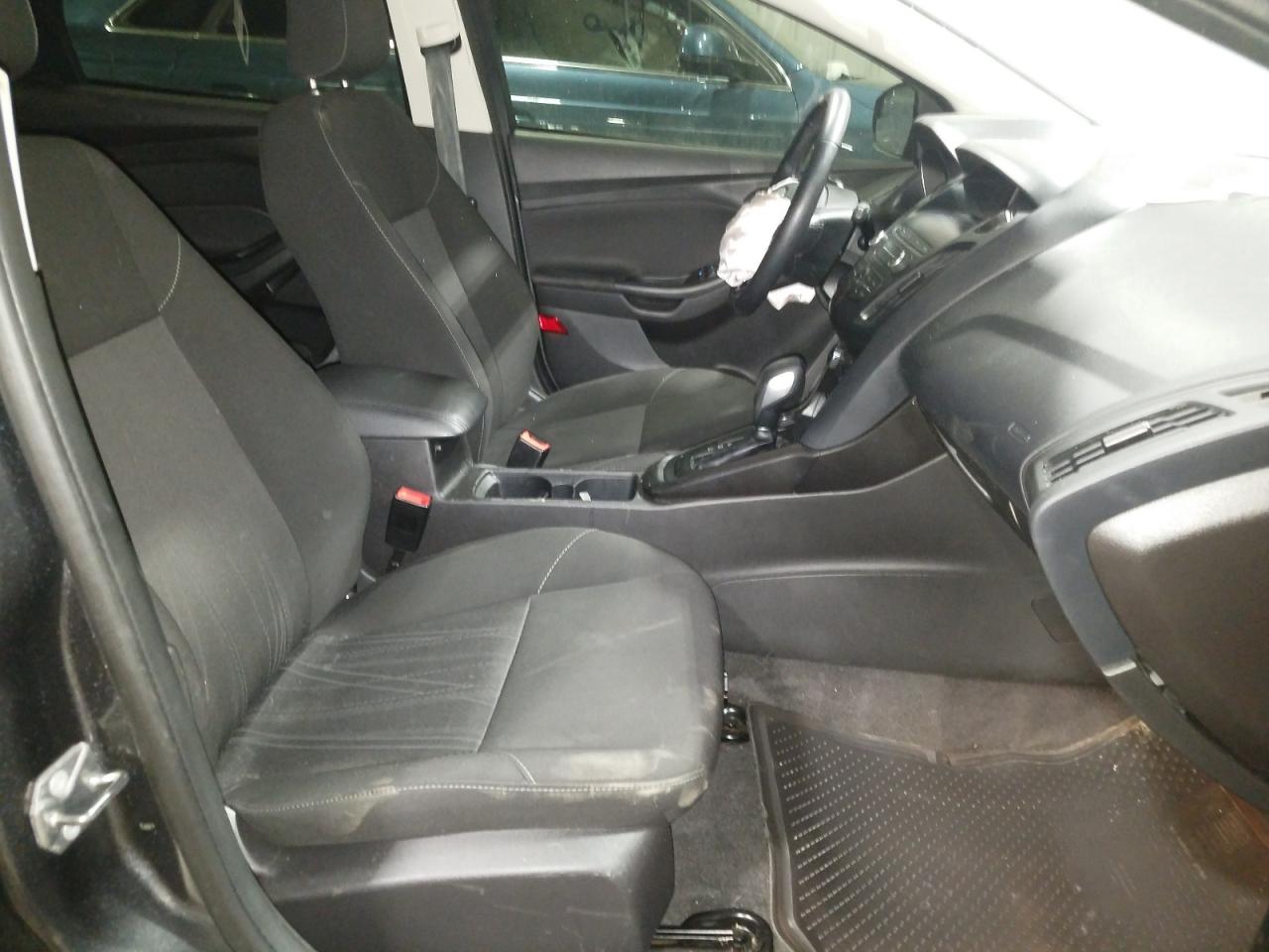 Photo 5 from auction – 2018 FORD FOCUS SE with VIN 1FADP3K26JL231133