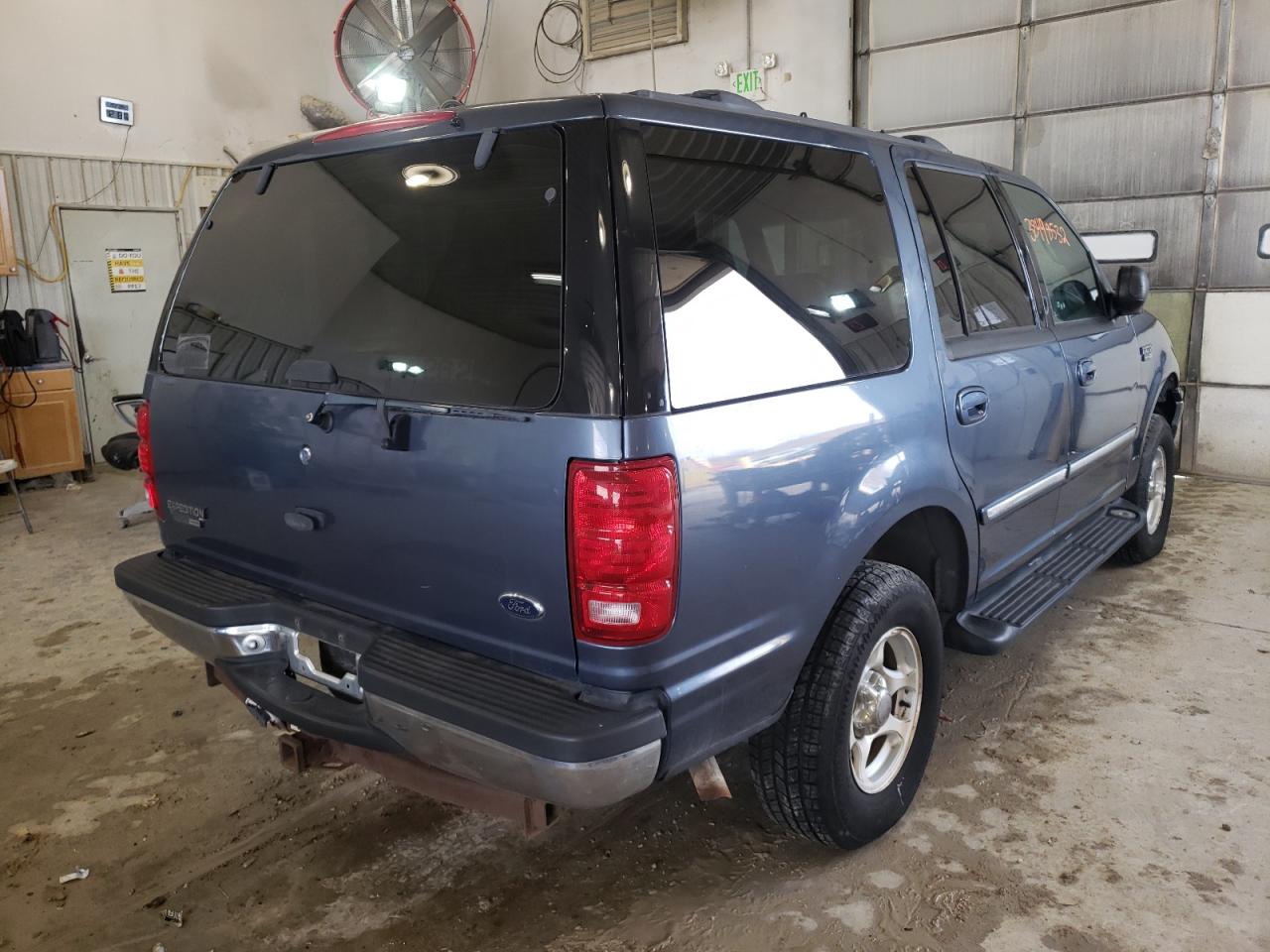 Photo 4 from auction – 2000 FORD EXPEDITION with VIN 1FMRU1664YLB34786
