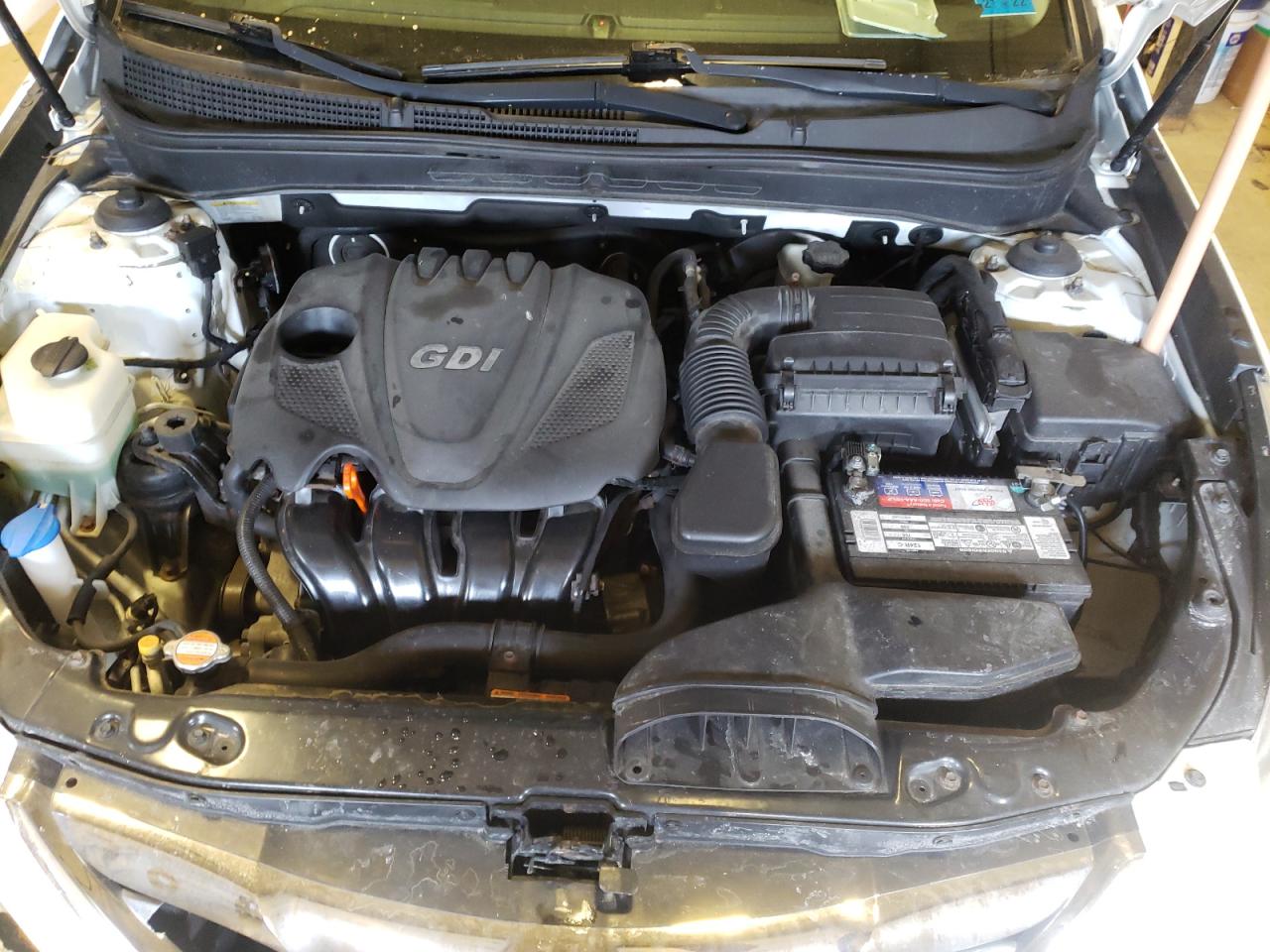 Photo 7 from auction – 2011 HYUNDAI SONATA SE with VIN 5NPEC4AC5BH005813
