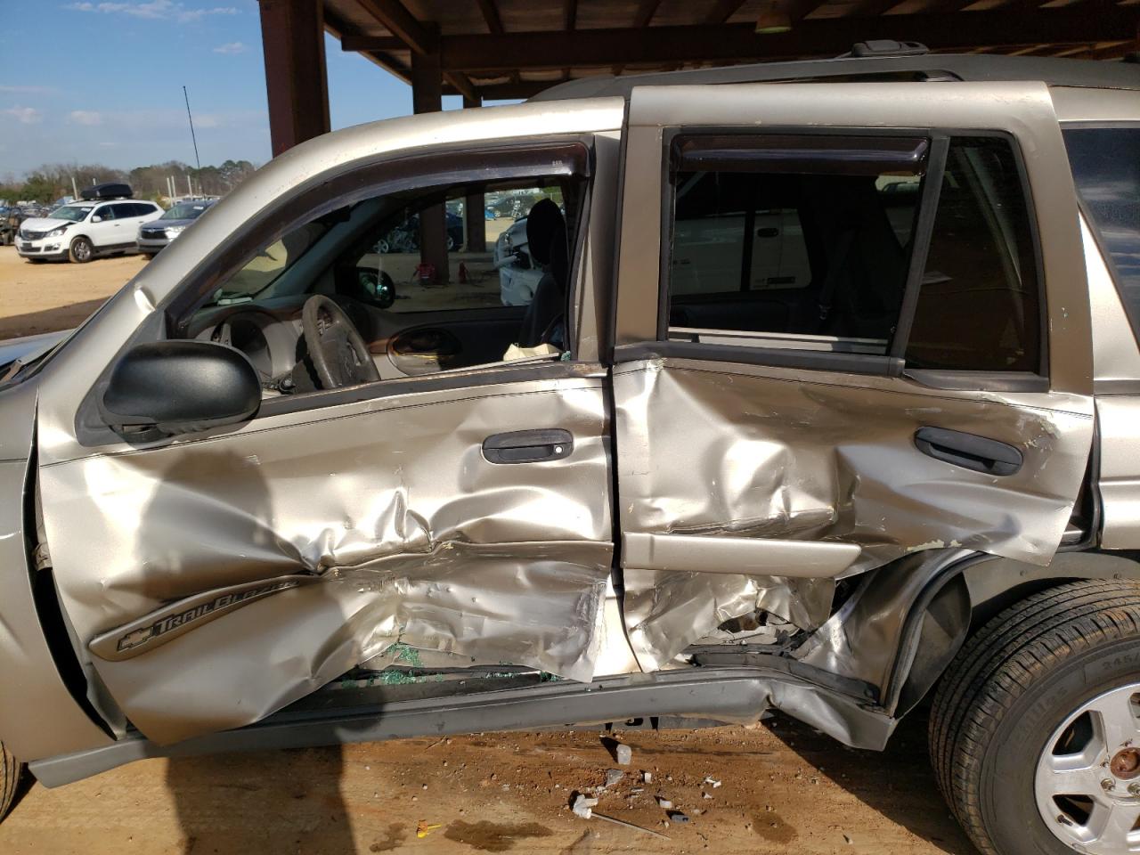 Photo 10 from auction – 2002 CHEVROLET TRAILBLAZE with VIN 1GNDS13S822378970