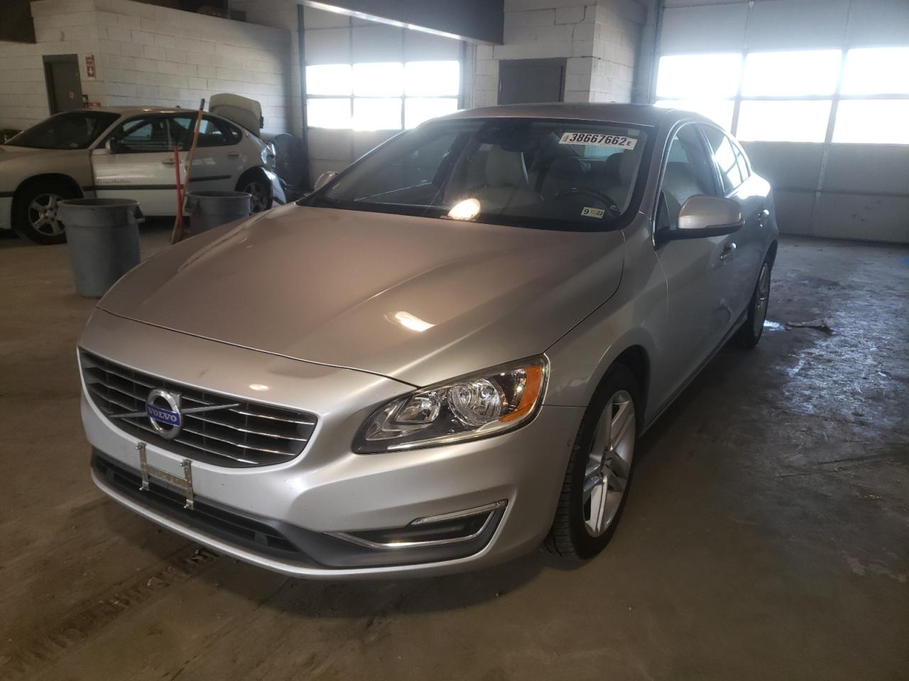 Photo 2 from auction – 2015 VOLVO S60 PREMIE with VIN YV126MFK7F1361164