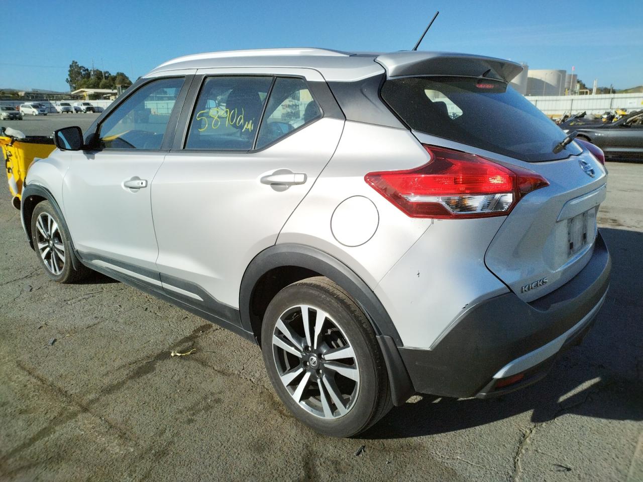 Photo 3 from auction – 2019 NISSAN KICKS S with VIN 3N1CP5CU3KL479883