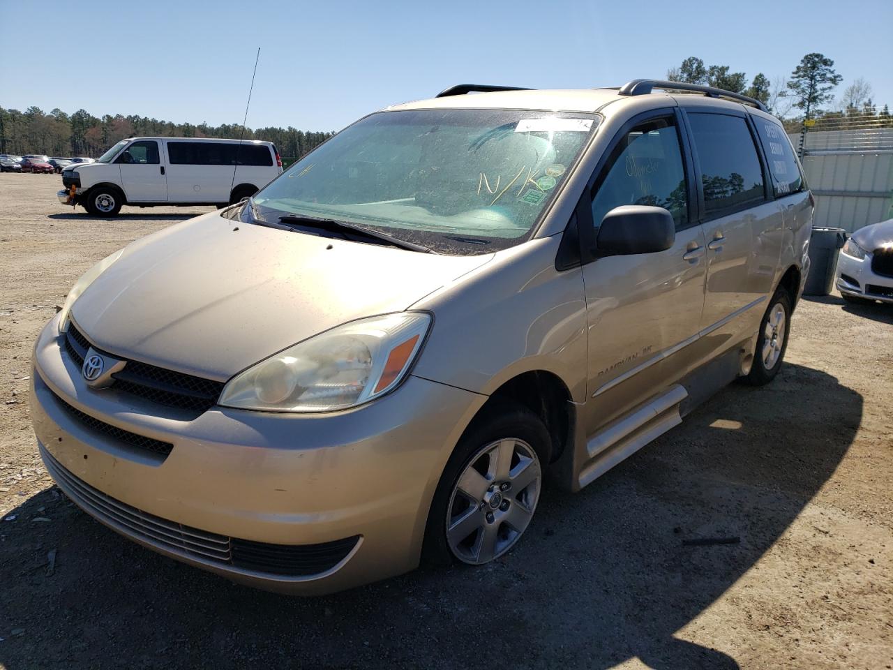 Photo 2 from auction – 2004 TOYOTA SIENNA CE with VIN 5TDZA23C04S212079