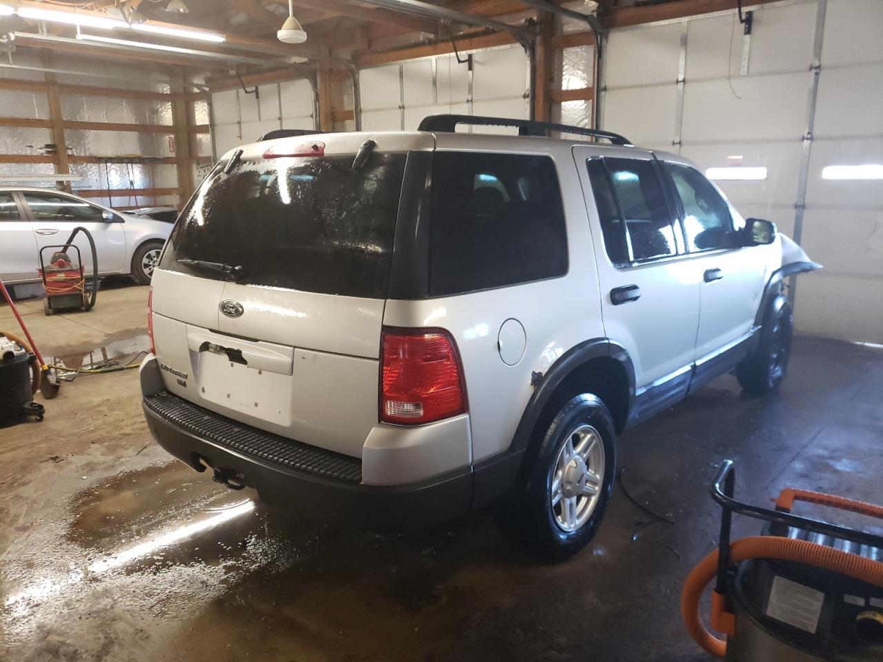 Photo 4 from auction – 2003 FORD EXPLORER X with VIN 1FMZU63K23UC37884