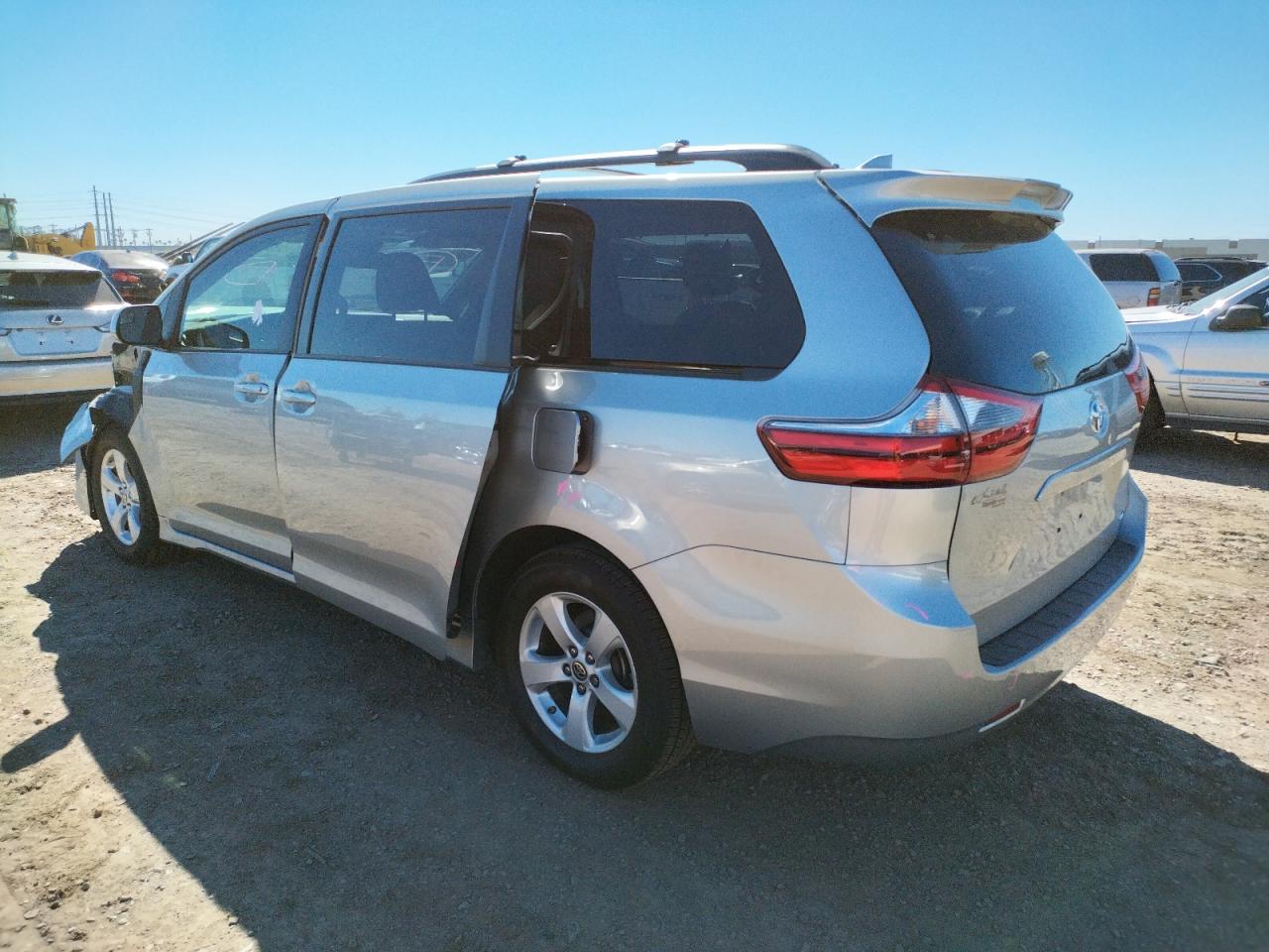 Photo 3 from auction – 2020 TOYOTA SIENNA LE with VIN 5TDKZ3DC0LS071334