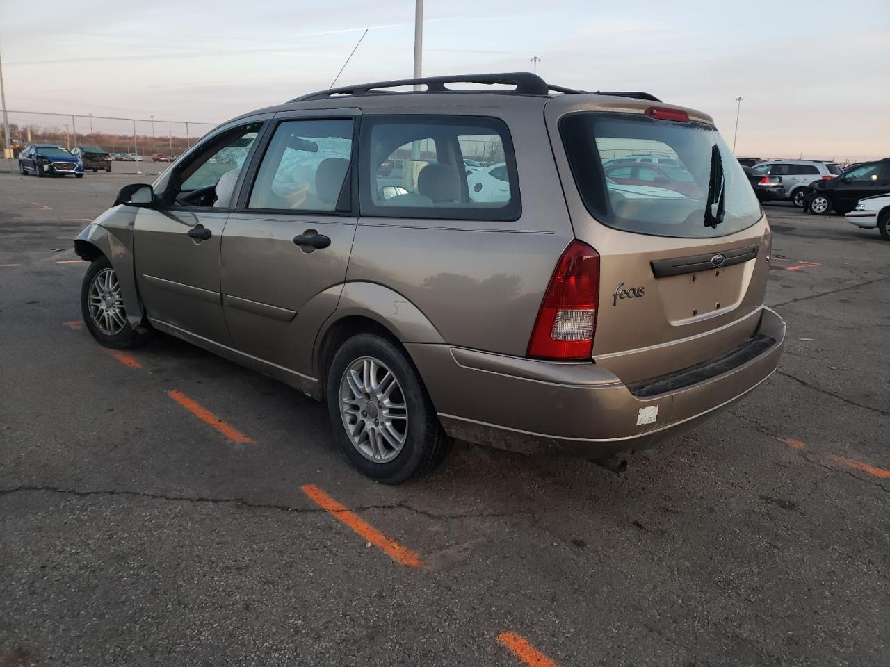 Foto 3 de la subasta – 2003 FORD FOCUS SE con VIN 1FAFP36363W265800