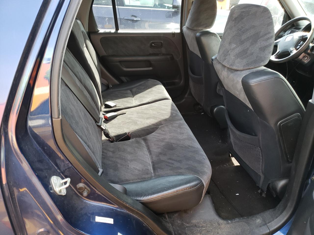 Photo 6 from auction – 2004 HONDA CR-V EX with VIN JHLRD78854C043075