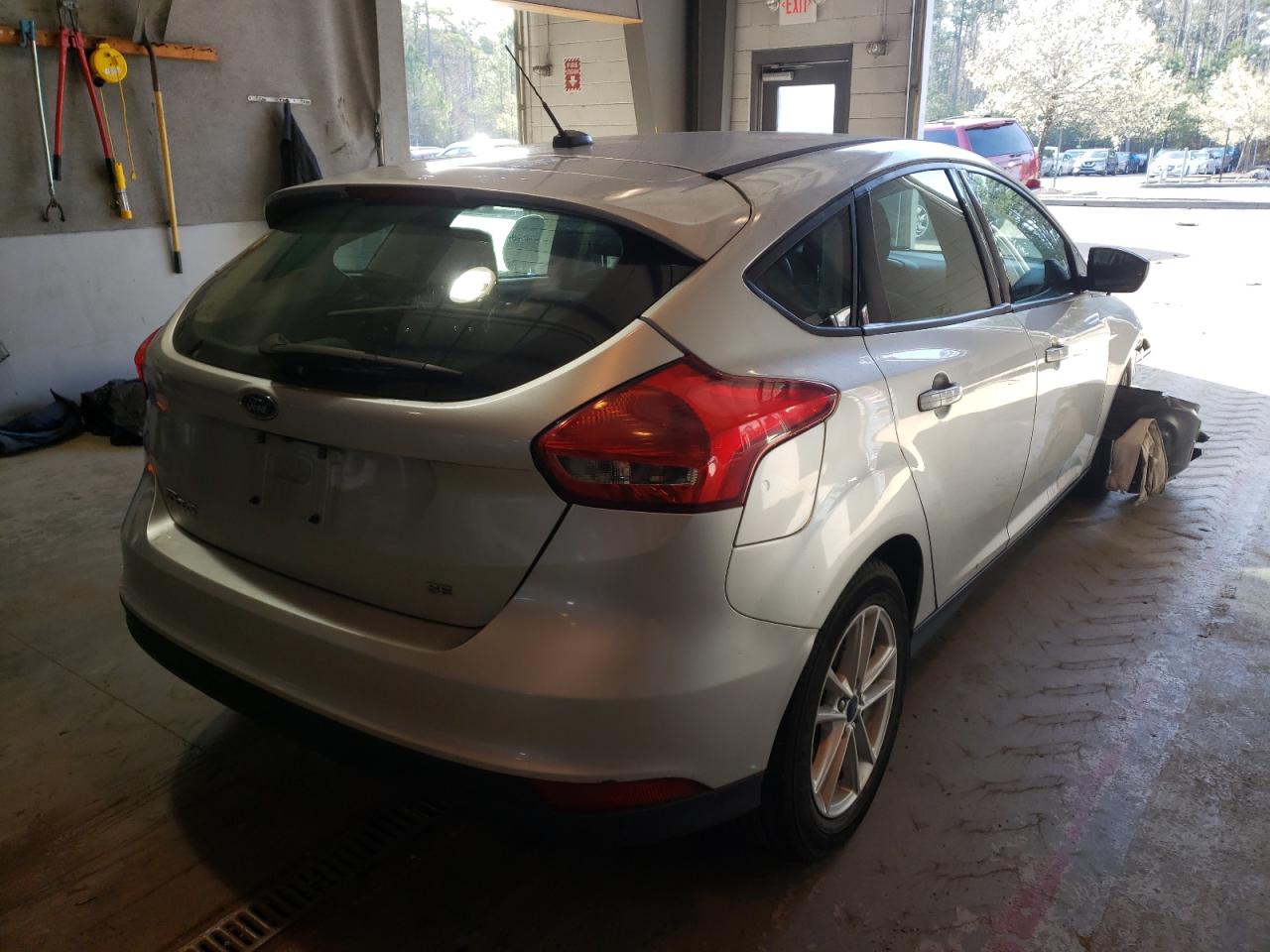 Photo 4 from auction – 2018 FORD FOCUS SE with VIN 1FADP3K27JL231481
