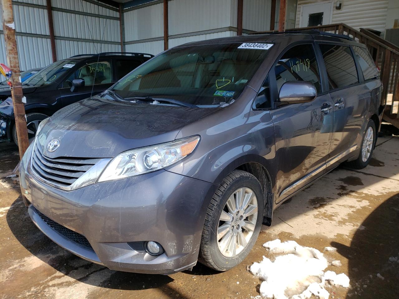 Photo 2 from auction – 2014 TOYOTA SIENNA XLE with VIN 5TDDK3DC0ES087159