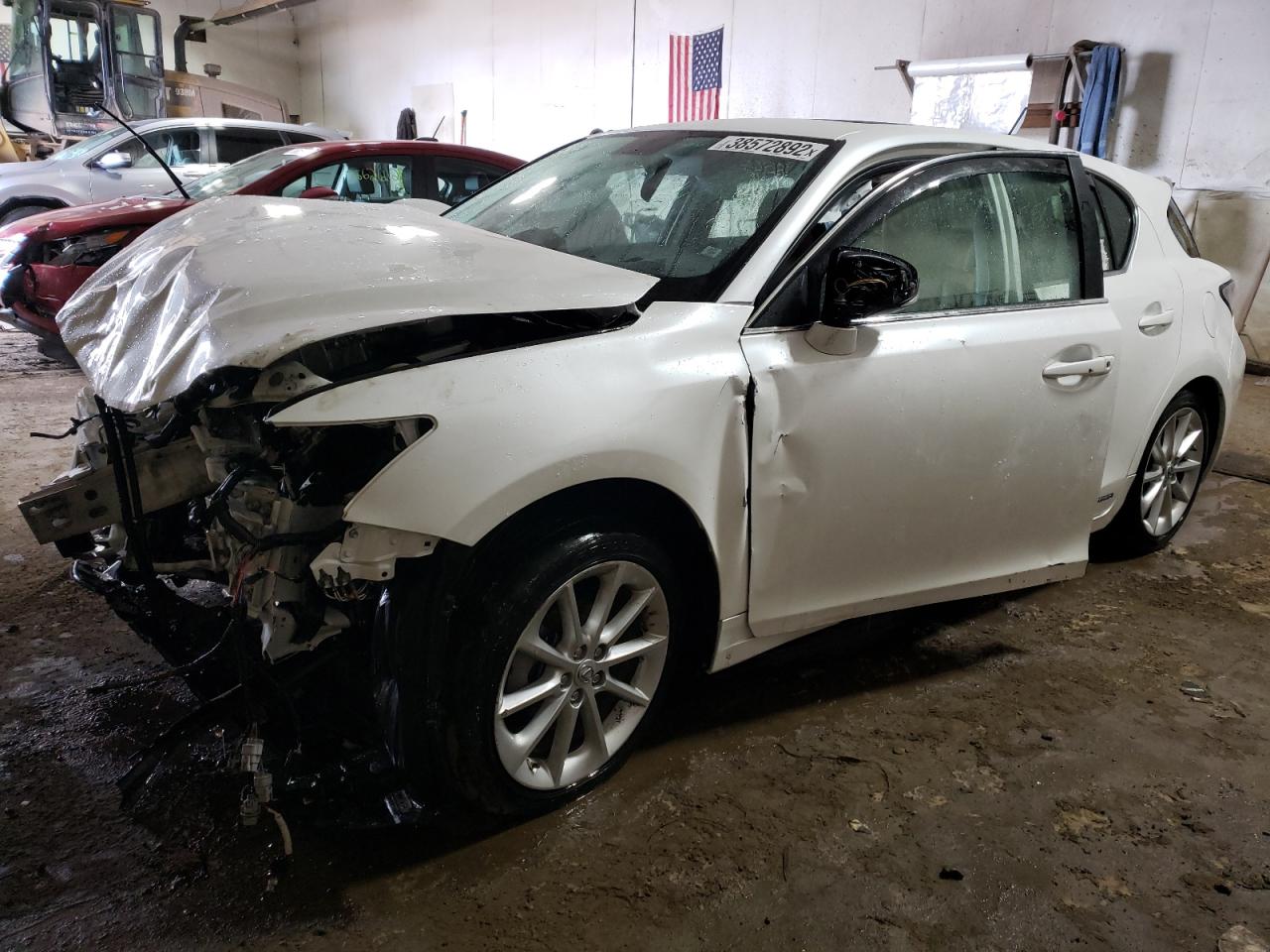 Photo 2 from auction – 2013 LEXUS CT 200 with VIN JTHKD5BH5D2129356