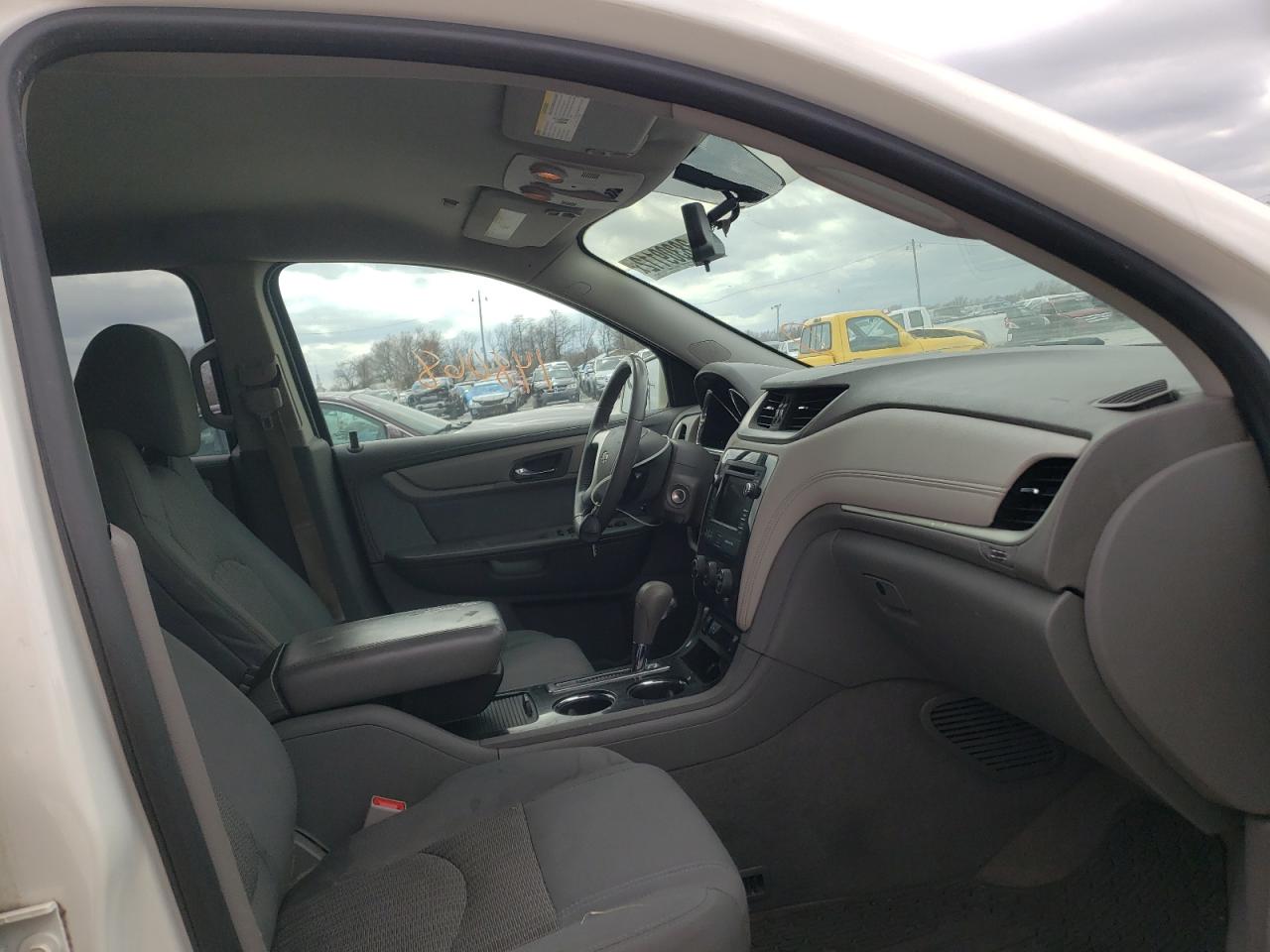 Photo 5 from auction – 2014 CHEVROLET TRAVERSE L with VIN 1GNKRGKDXEJ221654