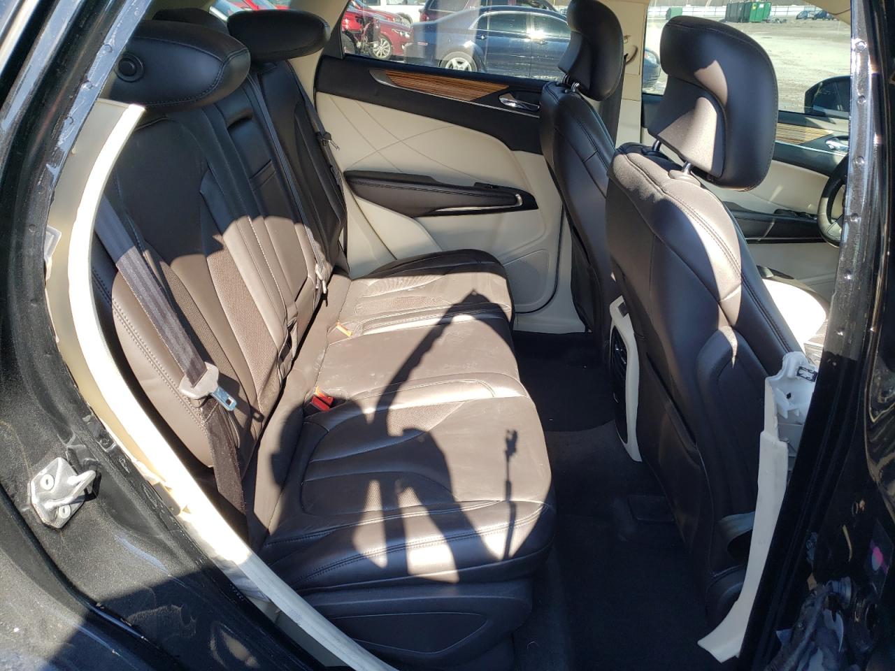 Photo 6 from auction – 2016 LINCOLN MKC SELECT with VIN 5LMCJ2C94GUJ18337