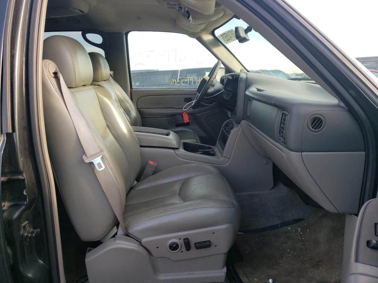 Photo 5 from auction – 2004 GMC YUKON with VIN 1GKEK13Z34R183223