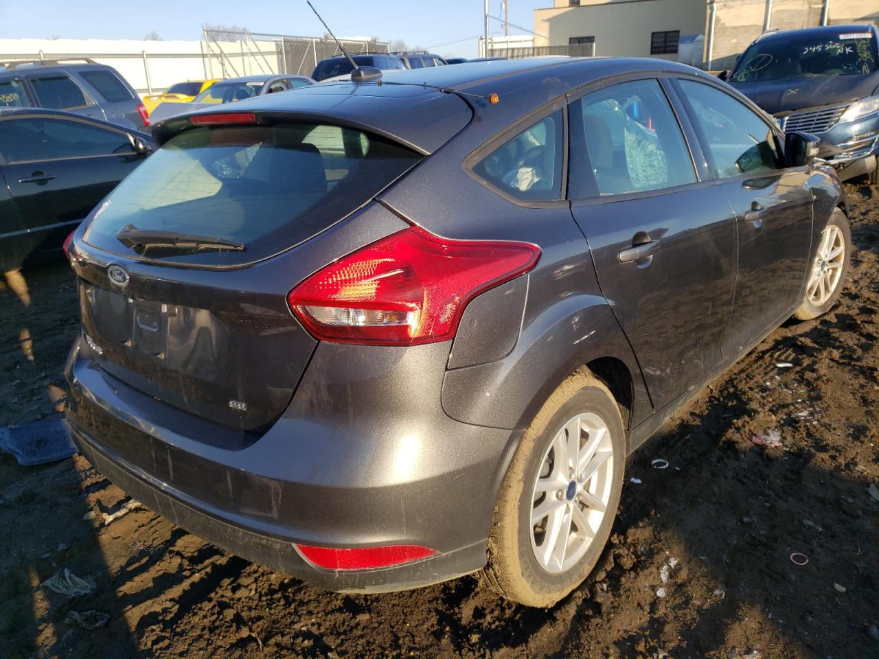 Photo 4 from auction – 2017 FORD FOCUS SE with VIN 1FADP3K20HL286199