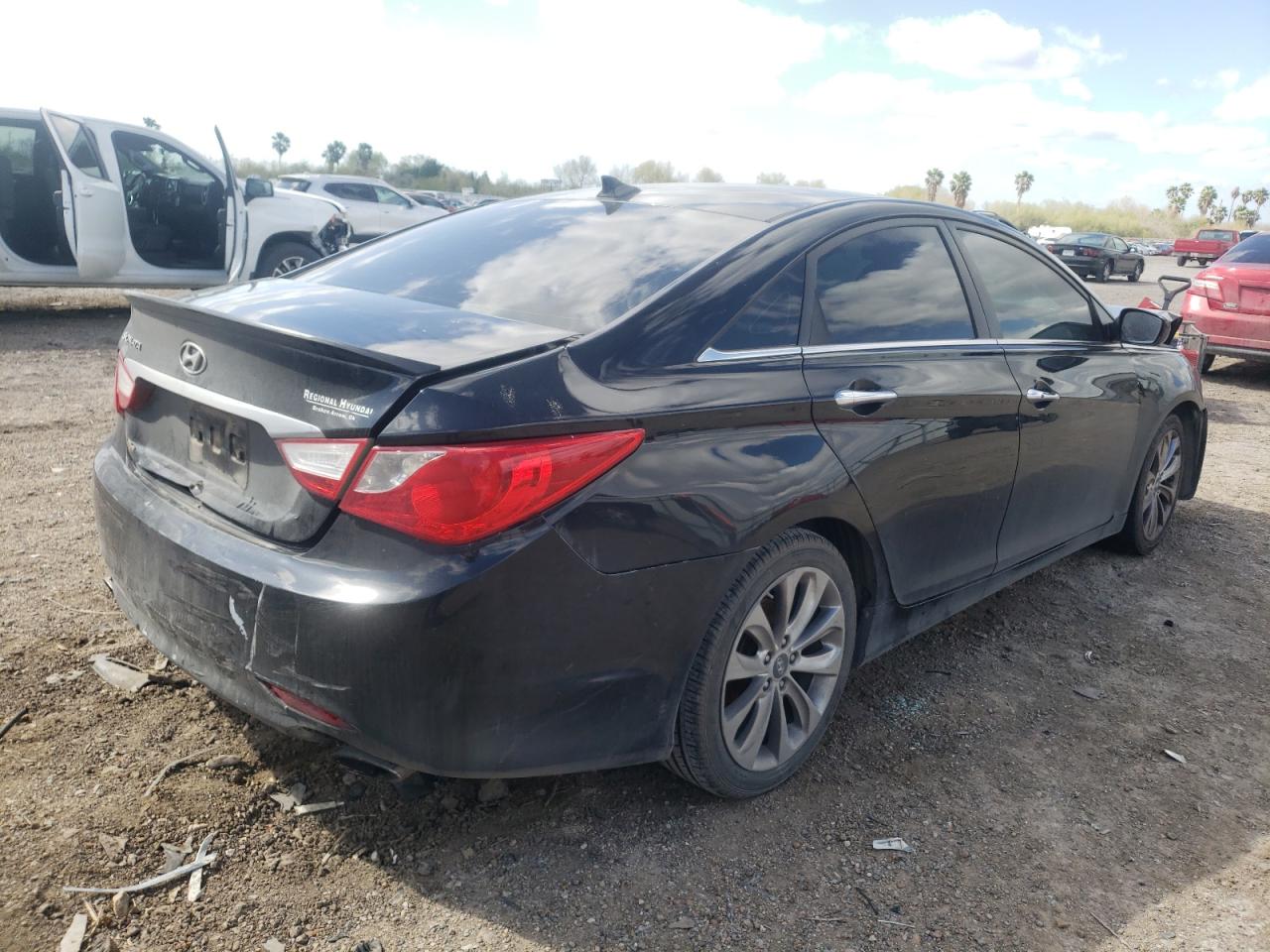 Photo 4 from auction – 2013 HYUNDAI SONATA SE with VIN 5NPEC4AC5DH545889