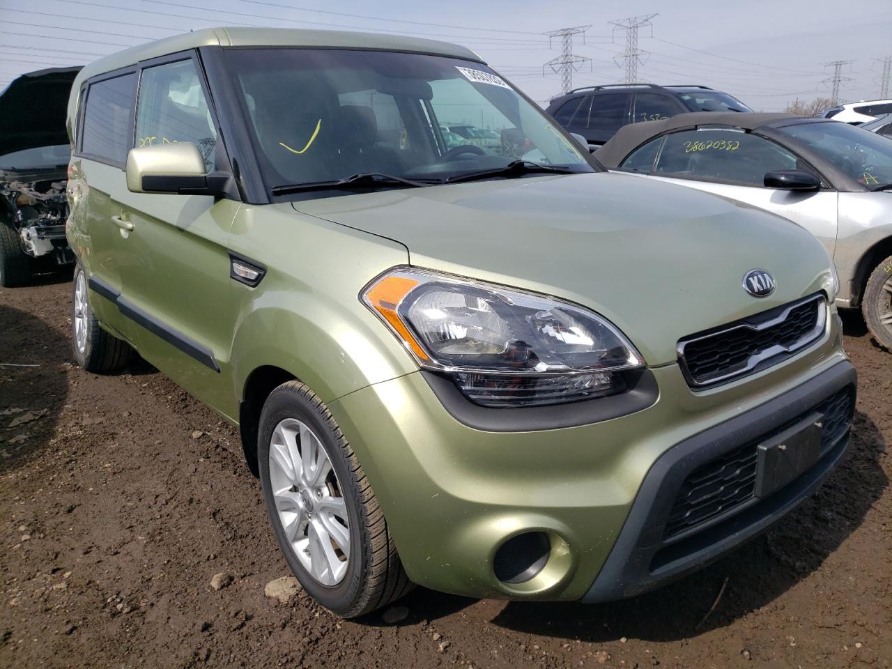 KIA SOUL 2013 مع رقم تعريف المركبة KNDJT2A58D7632792 - صورة من المزاد