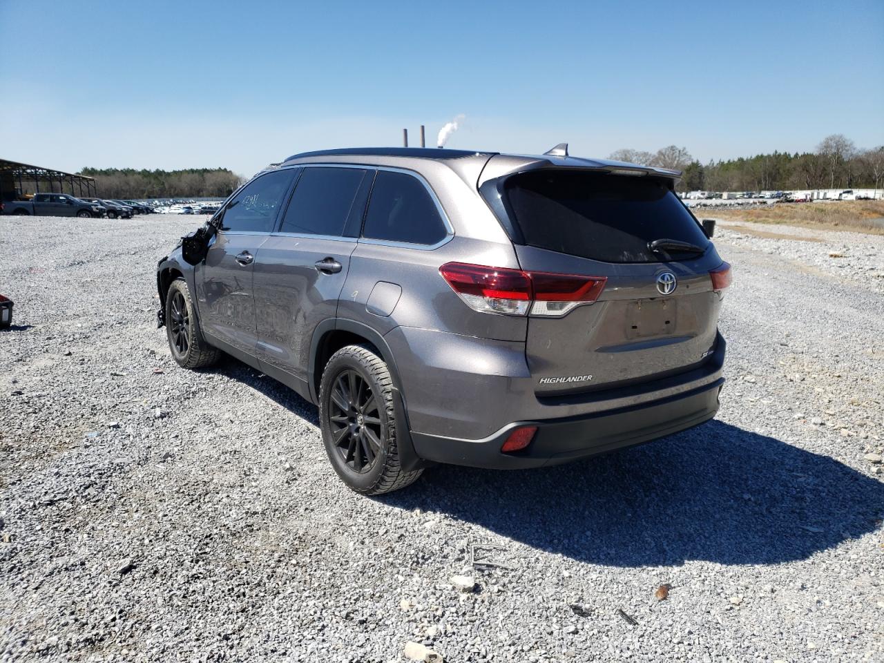 Photo 3 from auction – 2019 TOYOTA HIGHLANDER with VIN 5TDJZRFH5KS601044