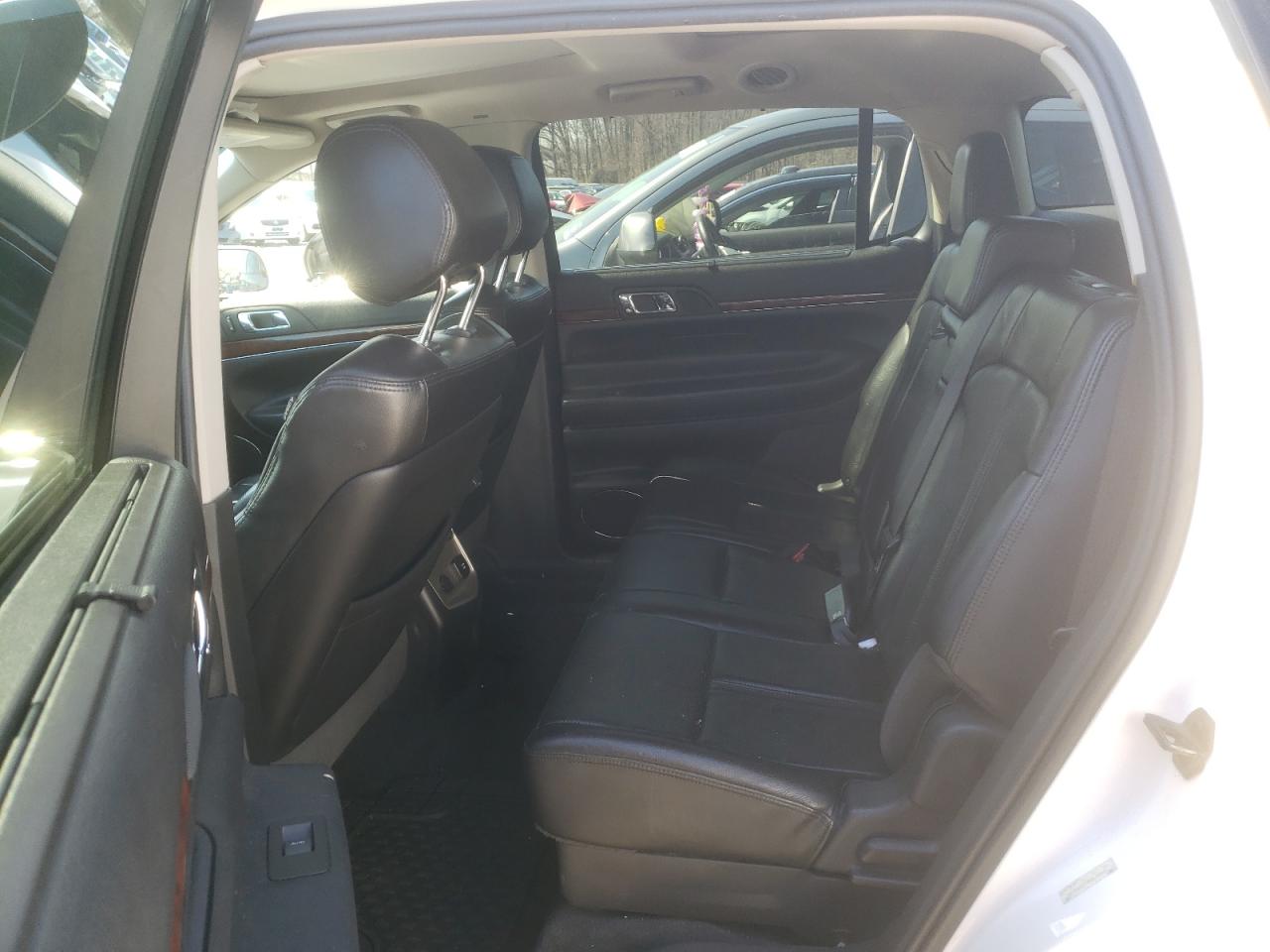Photo 6 from auction – 2012 LINCOLN MKT with VIN 2LMHJ5AT3CBL50960
