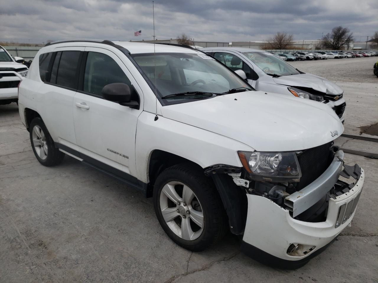 JEEP COMPASS SP 2016 with VIN 1C4NJCBA1GD640683 - Photo from auction